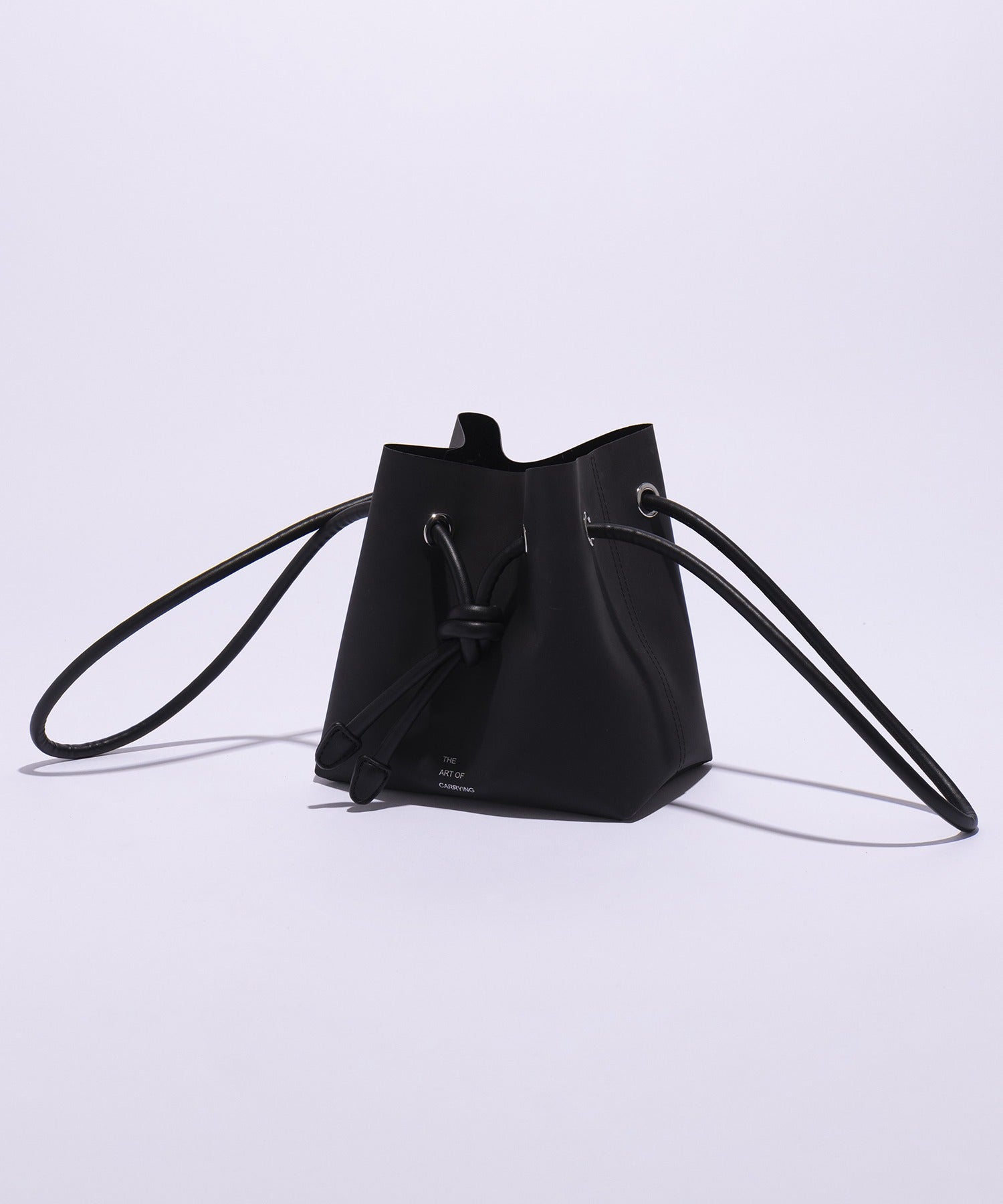 ジアートオブキャリング THE ART OF CARRYING  POUCH / 軽量 巾着バッグ （ブラック） ブラック