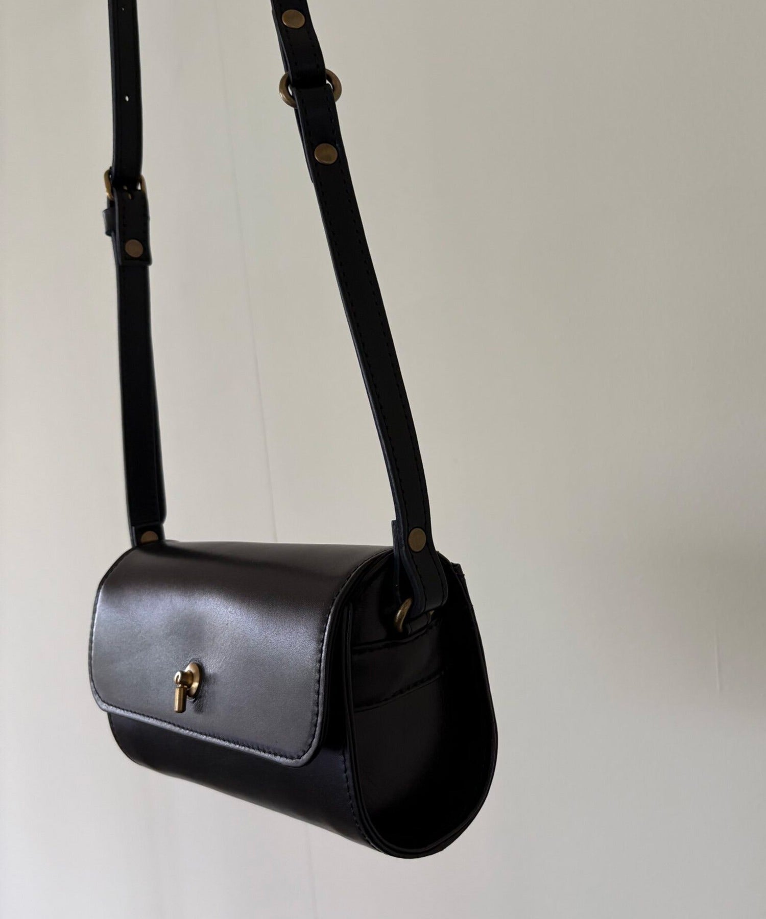 タイドウェイ TIDEWAY MOSS ROLL FLAP BAG （ブラック） ブラック