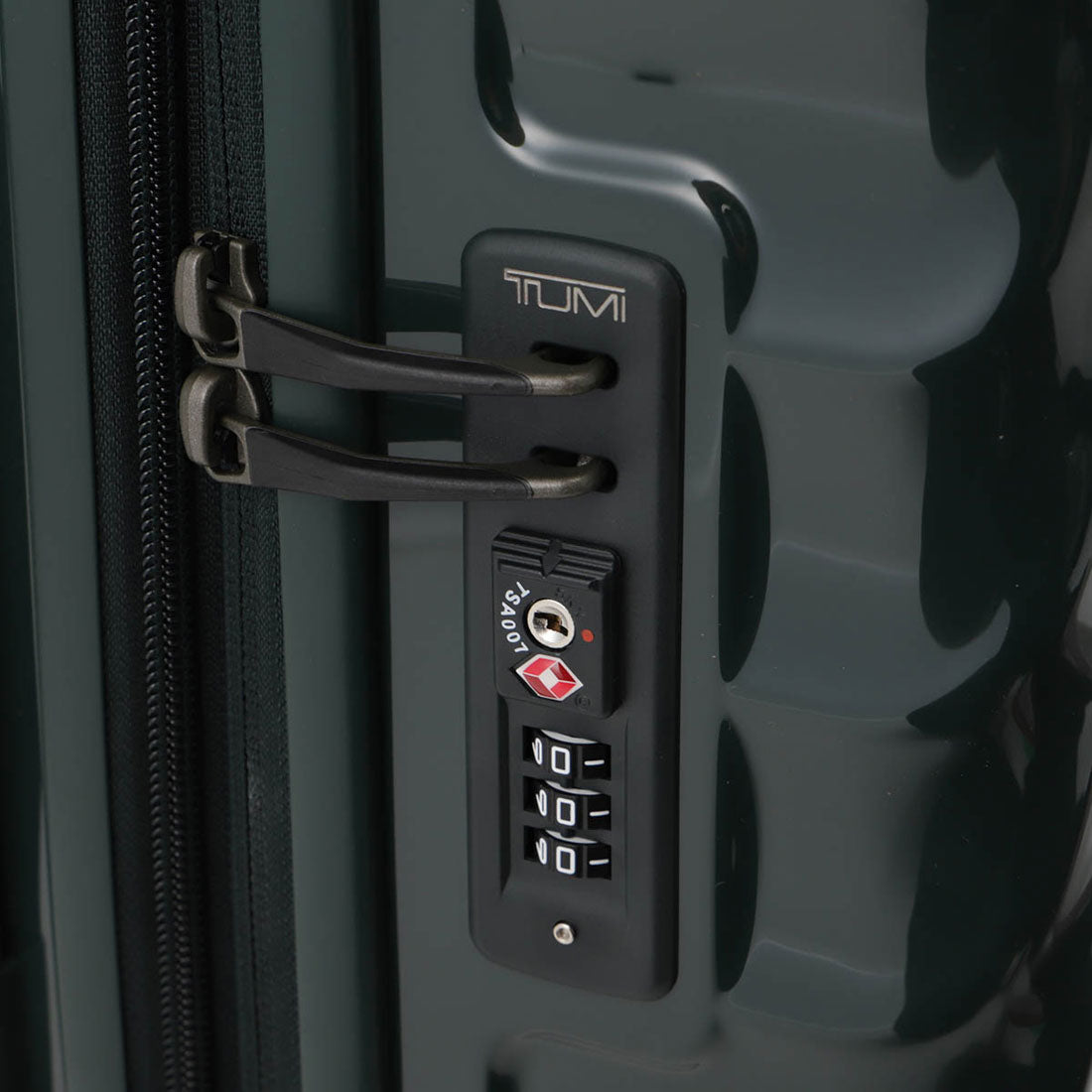TUMI Carry Case NINETEEN DEGREE International Expandable Carry-On 0228771HG2/139683 1428 HUNTER GREEN