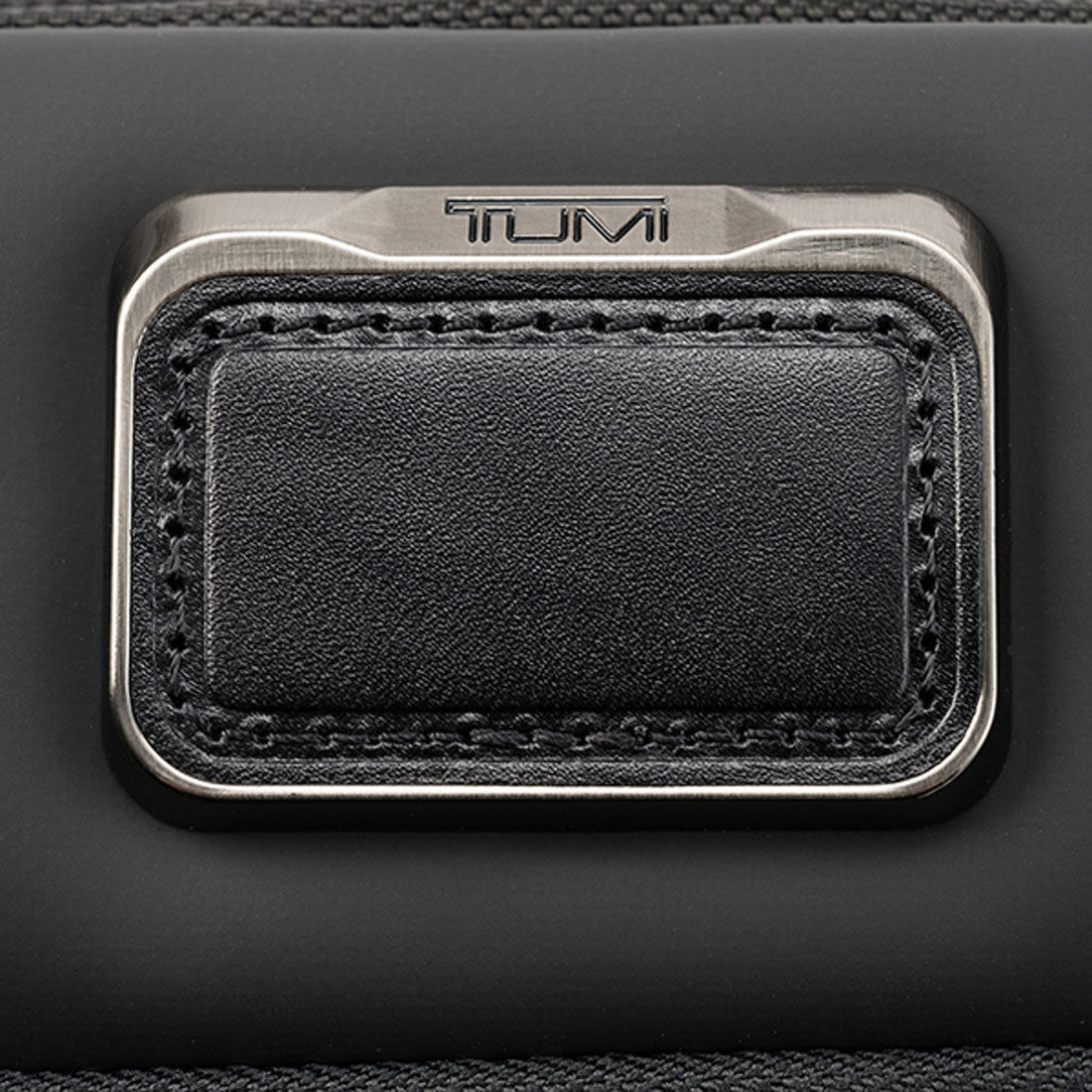 トゥミ TUMI ウエストバッグ・ボディバッグ アルファブラボー クラシファイド ウエスト・パック 232710D/142483 1041 BLACK
