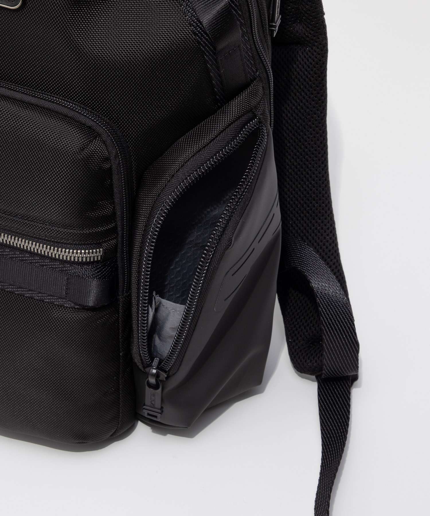 トゥミ TUMI トゥミ TUMI ALPHA BRAVO アルファ ブラボー Navigation Backpack ナヴィゲーション バックパック 0232793D 142479 1041 （ブラック） ブラック