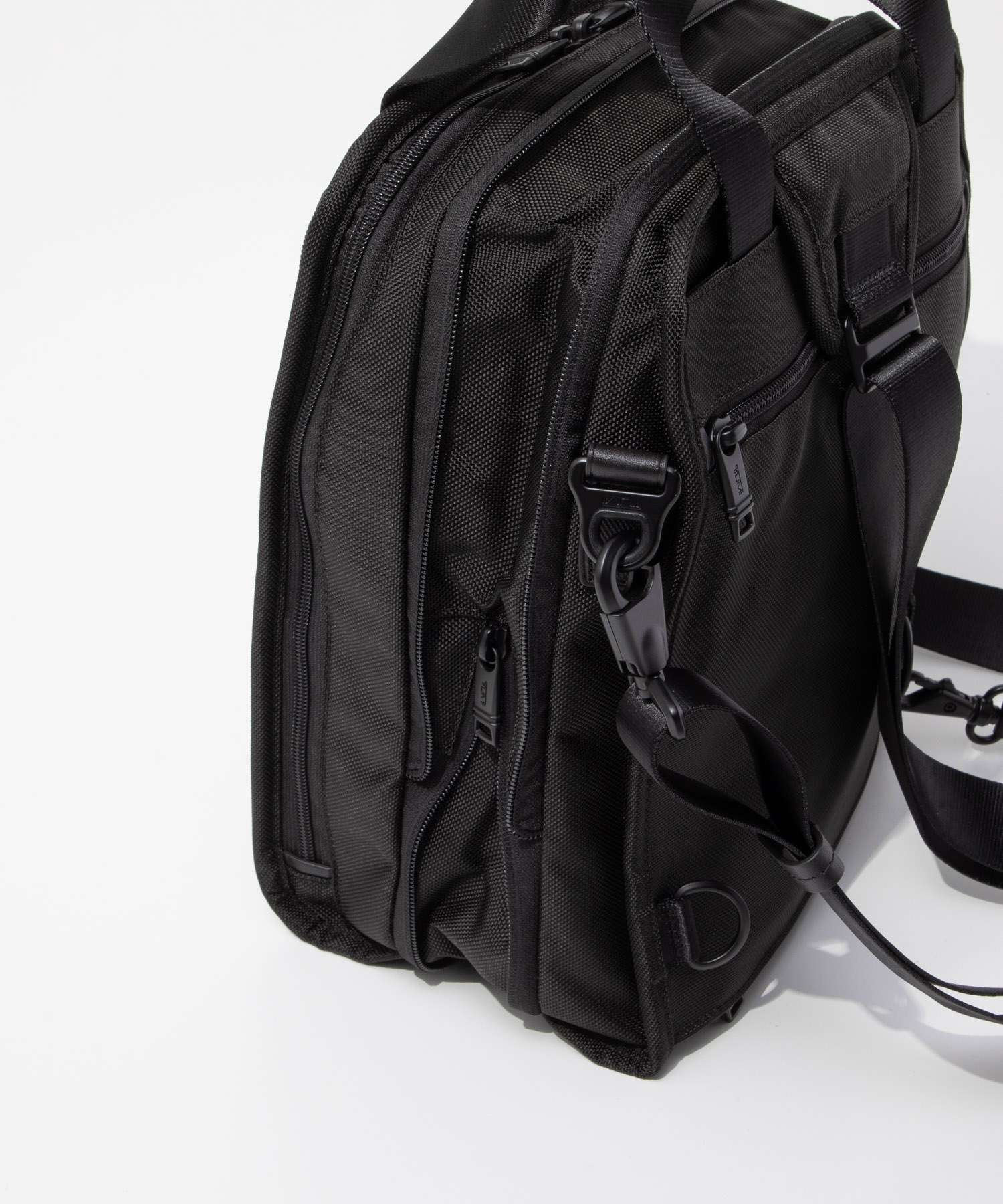 トゥミ TUMI トゥミ TUMI ALPHA 阿爾法 Medium Travel Tote 中型旅行托特 02203117D3 117311 1041 肩背包 男士包包 黑色