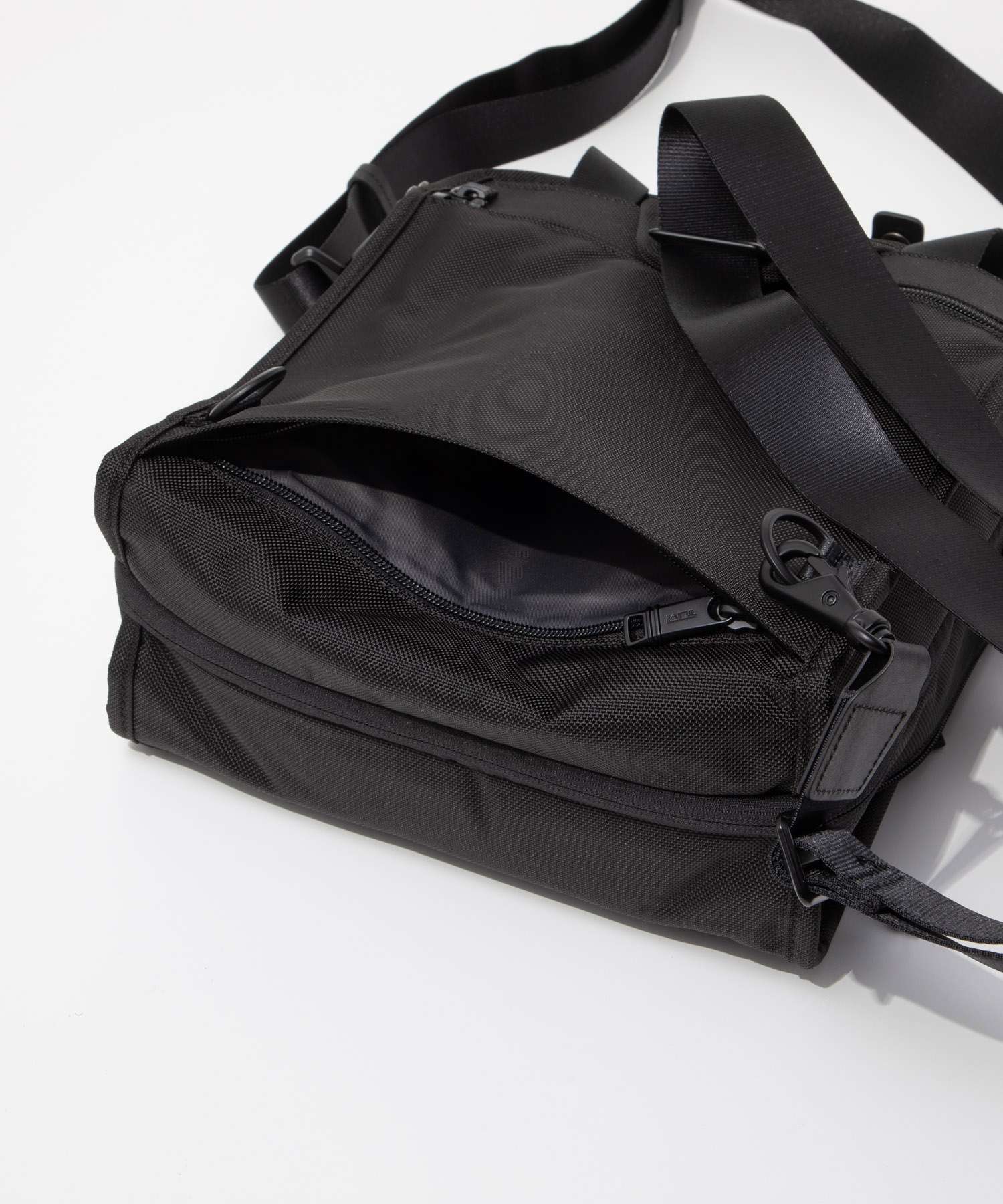 トゥミ TUMI トゥミ TUMI ALPHA 阿爾法 Medium Travel Tote 中型旅行托特 02203117D3 117311 1041 肩背包 男士包包 黑色