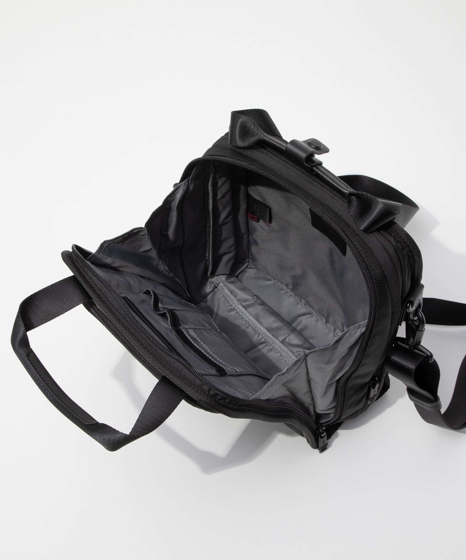 トゥミ TUMI トゥミ TUMI ALPHA 阿爾法 Medium Travel Tote 中型旅行托特 02203117D3 117311 1041 肩背包 男士包包 黑色