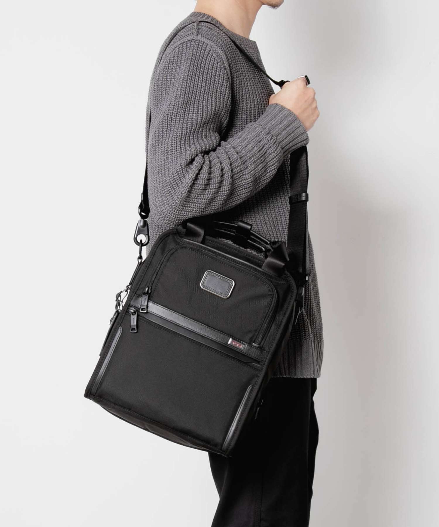 トゥミ TUMI トゥミ TUMI ALPHA 阿爾法 Medium Travel Tote 中型旅行托特 02203117D3 117311 1041 肩背包 男士包包 黑色