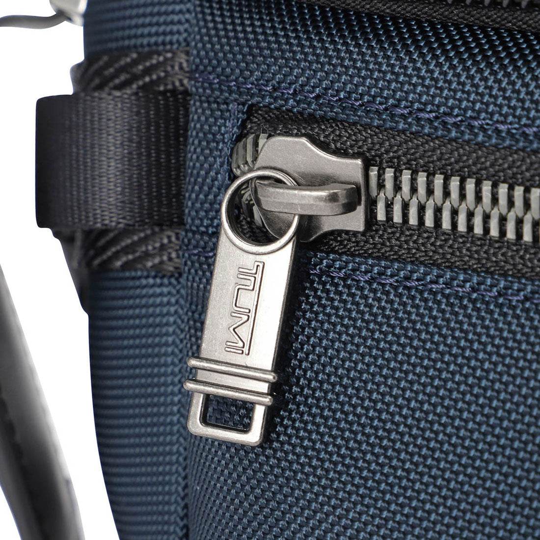 トゥミ TUMI ウエストバッグ・ボディバッグ アルファブラボー CLASSIFIED WAIST PACK 232710NVY/142483 1596 NAVY （ネイビー） ネイビー