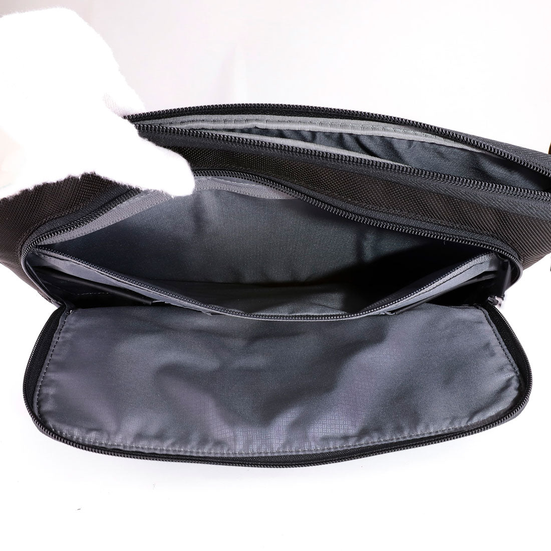 トゥミ TUMI ラップトップカバー アルファ ミディアム・ラップトップ・カバー 2603164D3/117251 1041 BLACK （ブラック） ブラック