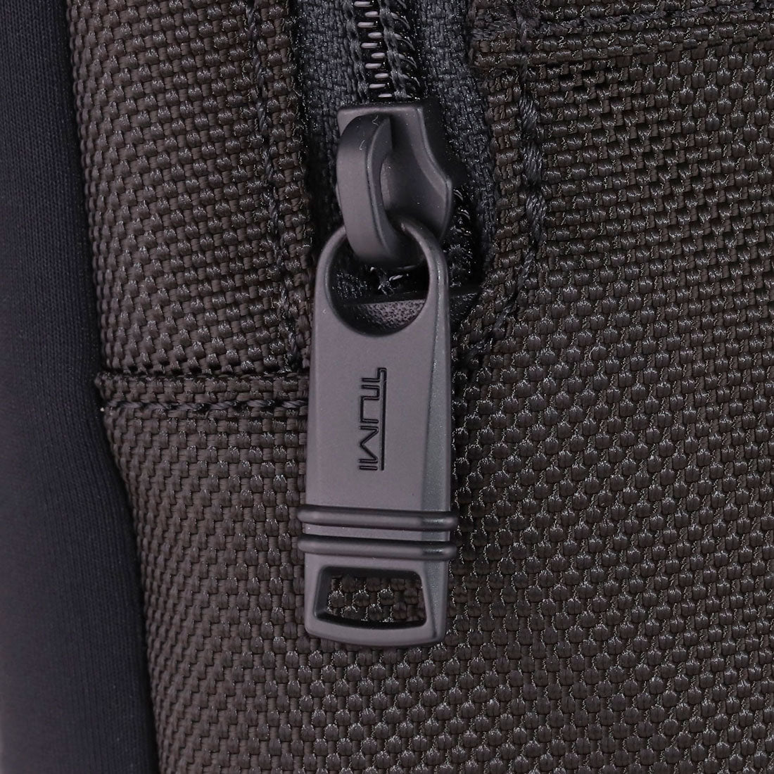 トゥミ TUMI ラップトップカバー アルファ ミディアム・ラップトップ・カバー 2603164D3/117251 1041 BLACK （ブラック） ブラック