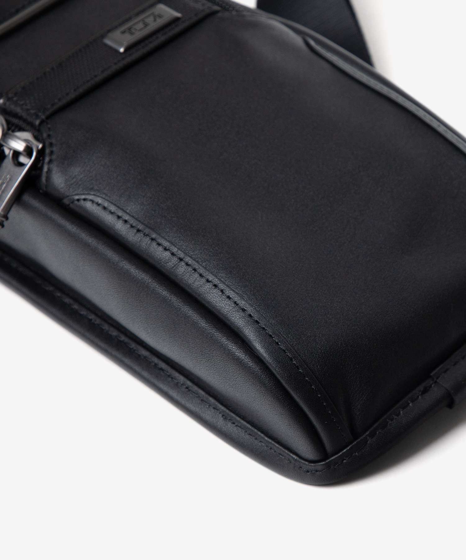 Tumi TUMI TUMI Alpha Alpha COMPACT SLING Compact Sling 09603585DL3 150