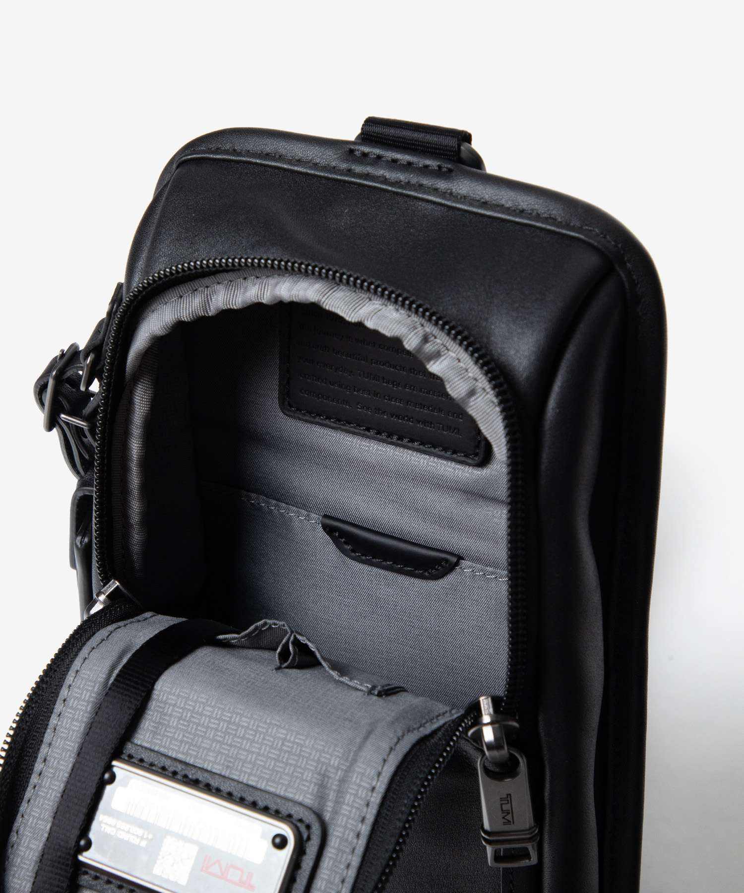 Tumi TUMI TUMI Alpha Alpha COMPACT SLING Compact Sling 09603585DL3 150