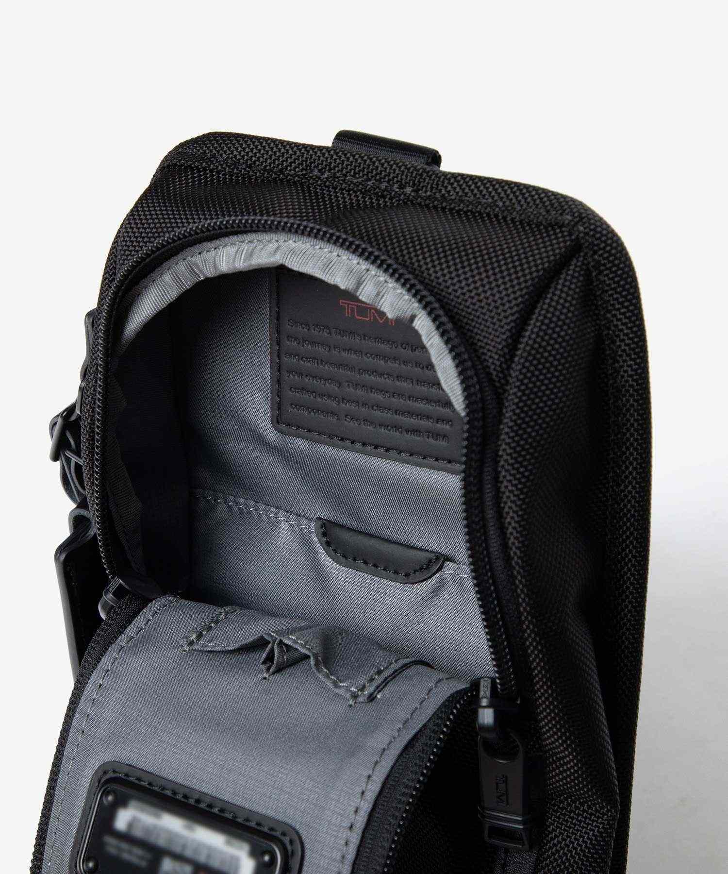TUMI Alpha X コンパクト・スリング　ボディバッグ ショルダーバッグ Tumi TUMI TUMI Alpha Compact Sling Compact Sling 02603585D3 142398 Bod