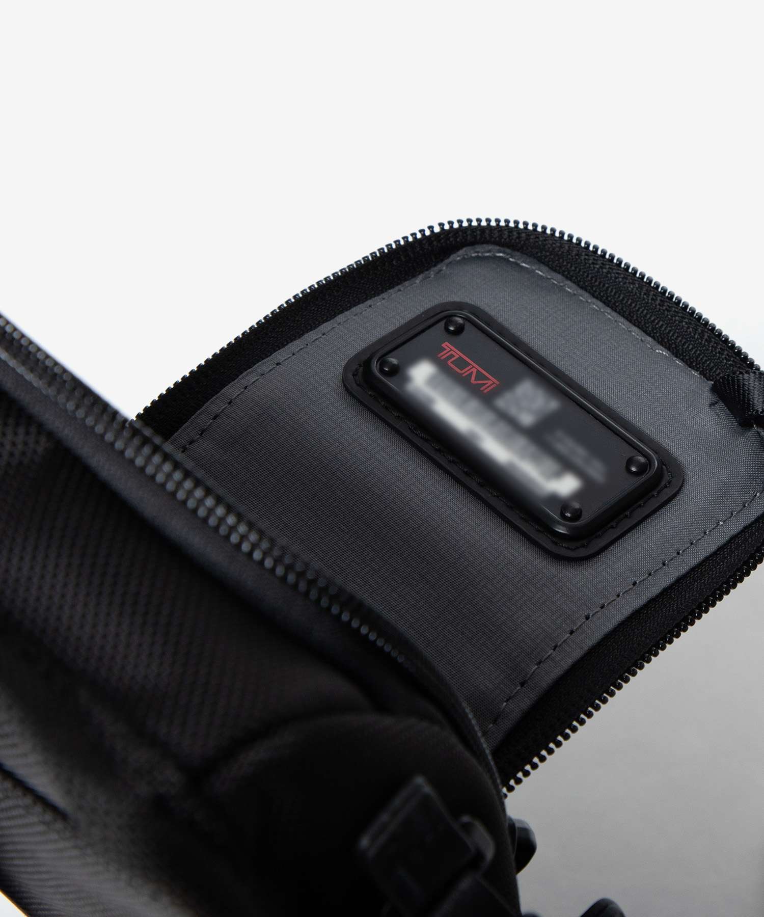 Tumi TUMI TUMI Alpha Compact Sling Compact Sling 02603585D3 142398 Bod