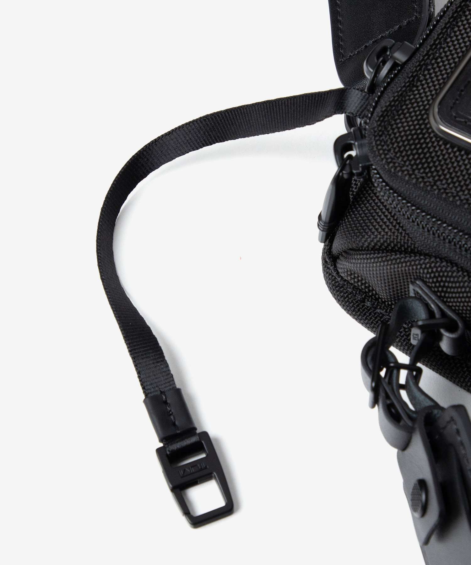 Tumi TUMI TUMI Alpha Compact Sling Compact Sling 02603585D3 142398 Bod