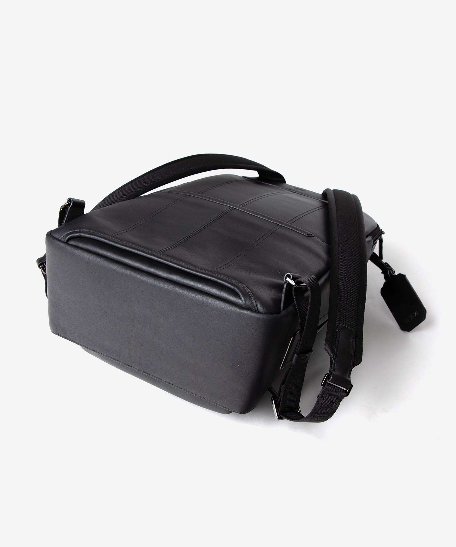 トゥミ TUMI トゥミ TUMI Harrison ハリソン WARREN BACKPACK ウォレン バックパック 06302023DBM 154129 リュックサック メンズ バッグ （BLACK BOMBE/ブラック ボンベ） BLACK BOMBE/ブラック ボンベ