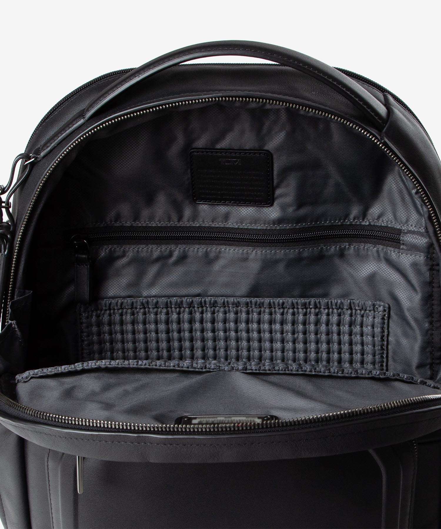 トゥミ TUMI トゥミ TUMI Harrison ハリソン WARREN BACKPACK ウォレン バックパック 06302023DBM 154129 リュックサック メンズ バッグ （BLACK BOMBE/ブラック ボンベ） BLACK BOMBE/ブラック ボンベ