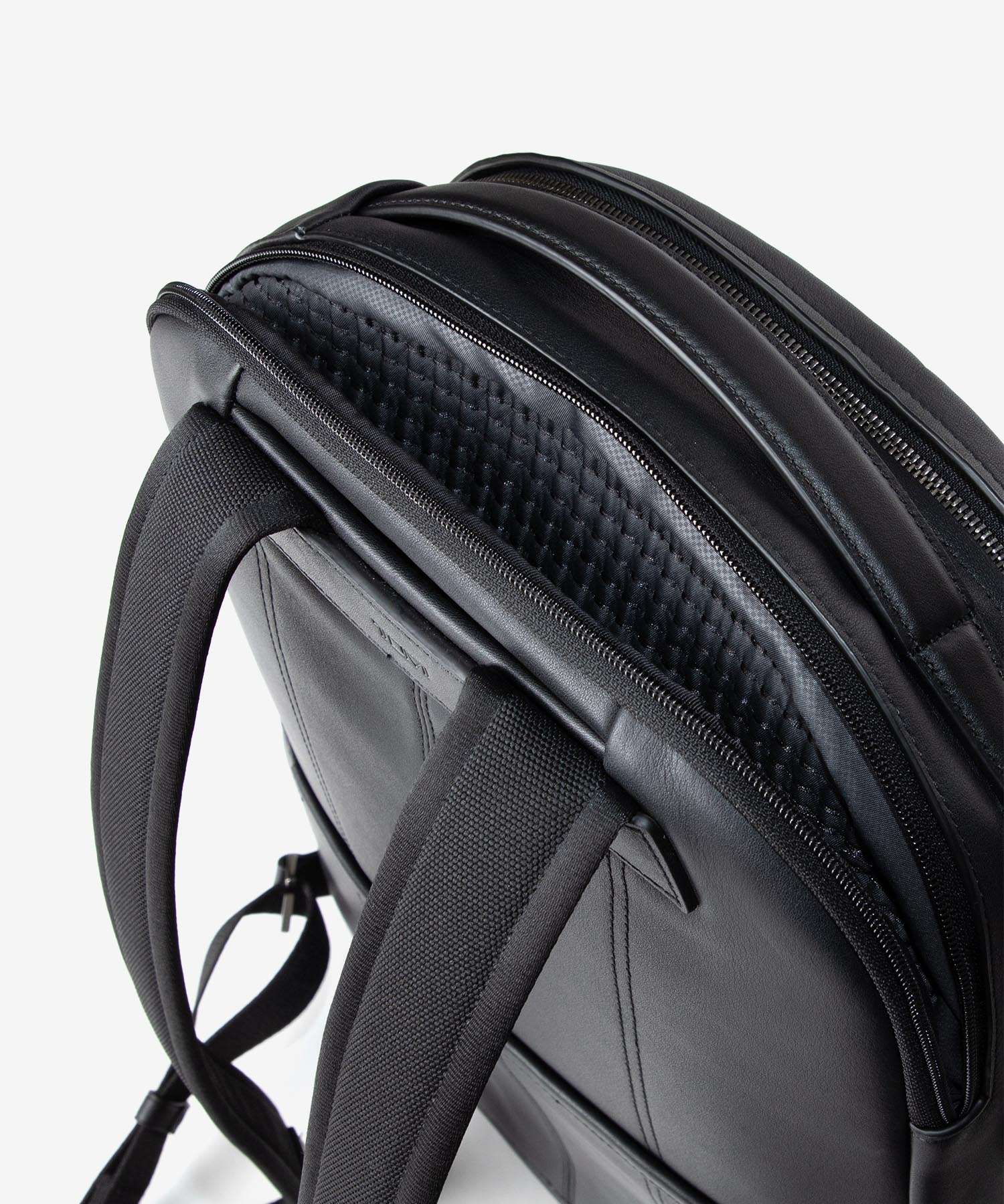 トゥミ TUMI トゥミ TUMI Harrison ハリソン WARREN BACKPACK ウォレン バックパック 06302023DBM 154129 リュックサック メンズ バッグ （BLACK BOMBE/ブラック ボンベ） BLACK BOMBE/ブラック ボンベ