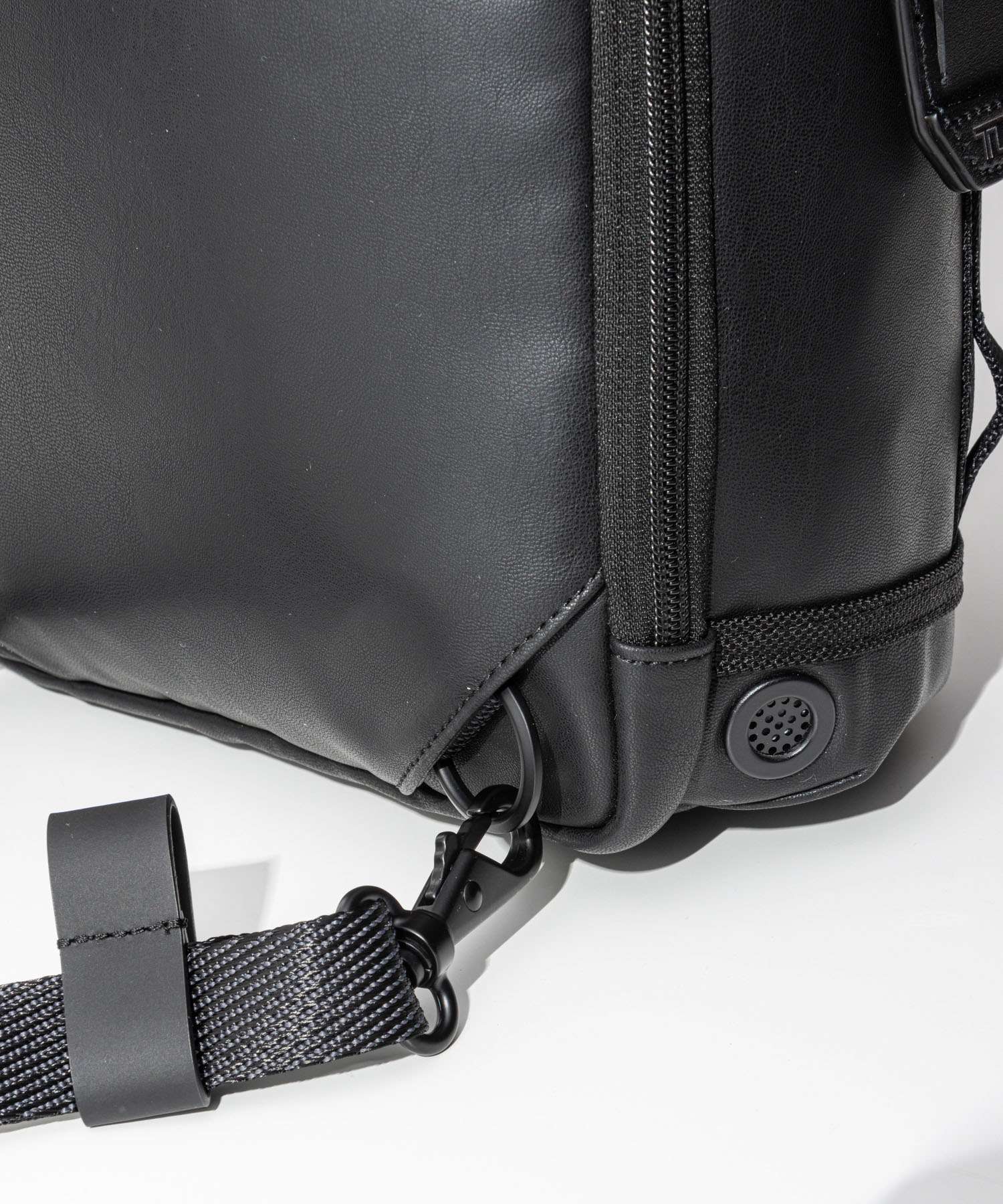トゥミ TUMI トゥミ TUMI ALPHA BRAVO アルファブラボー KNIGHT SLING ナイト スリング 0932743DL 156499 ショルダーバッグ （BLACK/ブラック） BLACK/ブラック