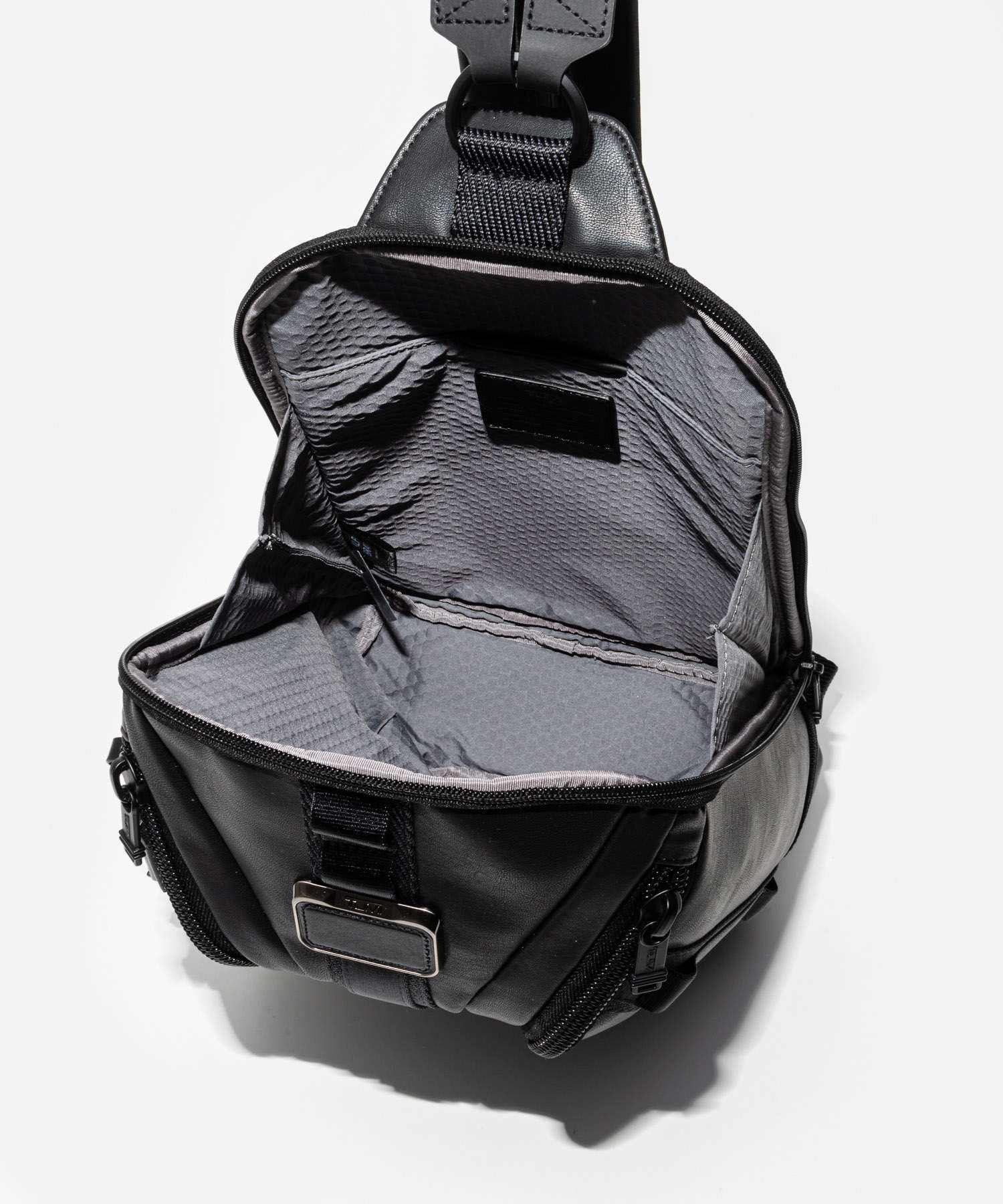 トゥミ TUMI トゥミ TUMI ALPHA BRAVO アルファブラボー KNIGHT SLING ナイト スリング 0932743DL 156499 ショルダーバッグ （BLACK/ブラック） BLACK/ブラック