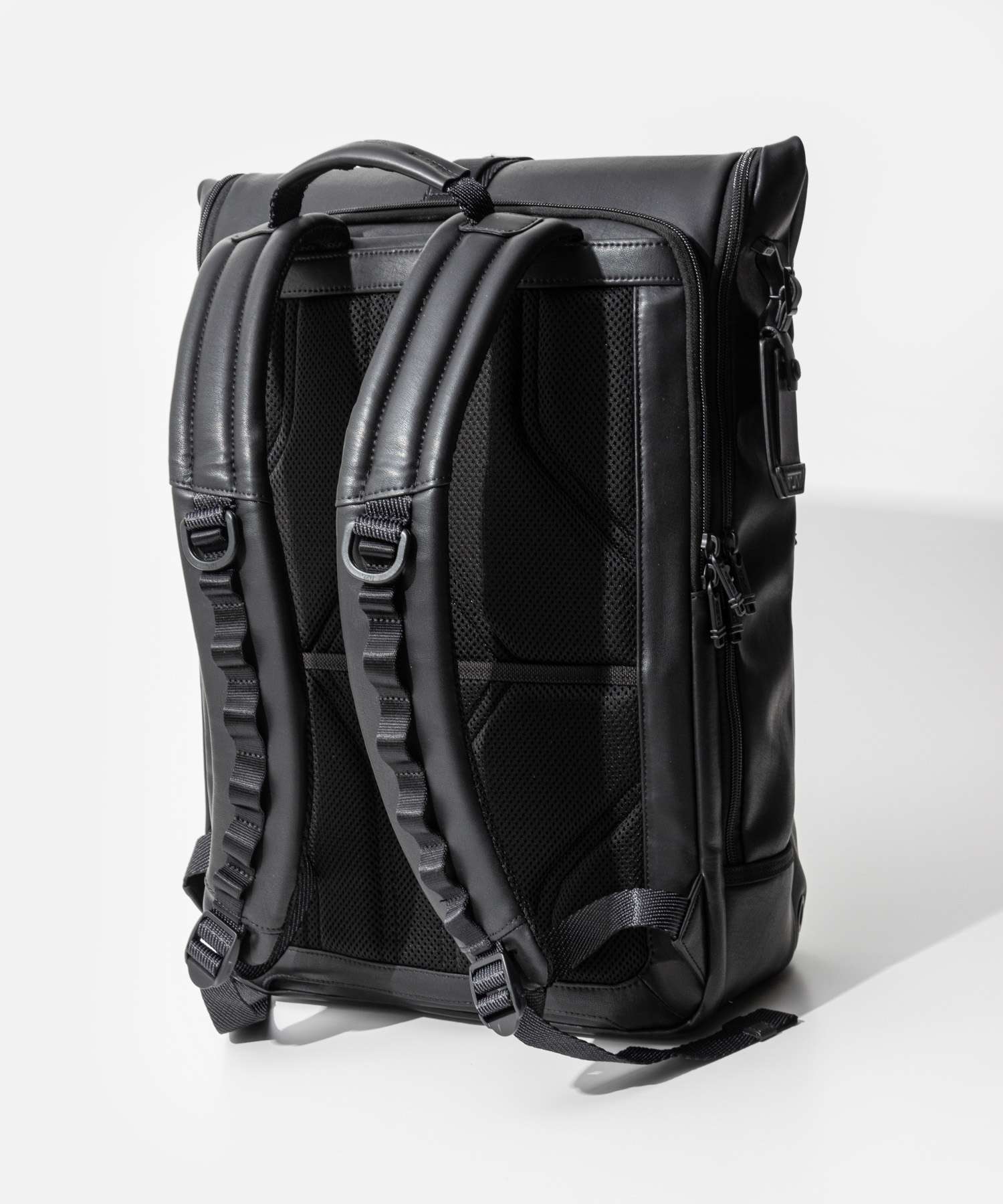 トゥミ TUMI トゥミ TUMI ALPHA BRAVO アルファブラボー SURVEILLANCE BACKPACK レザー サーヴェイランス フラップ バックパック 093 （BLACK/ブラック） BLACK/ブラック
