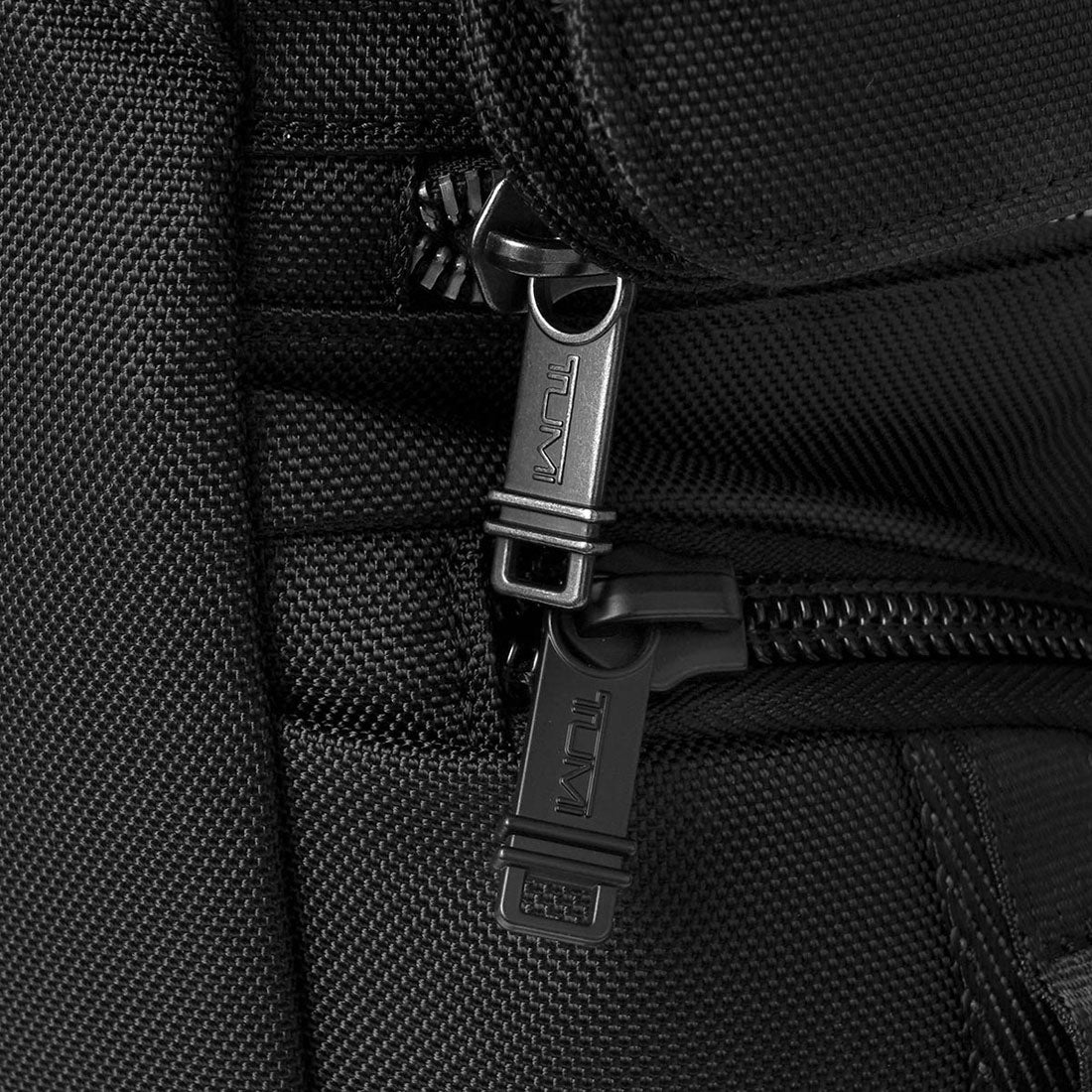 トゥミ TUMI リュックサック アルファブラボー SURVEILLANCE BACKPACK 0232841D/156488 1041 （ブラック） ブラック