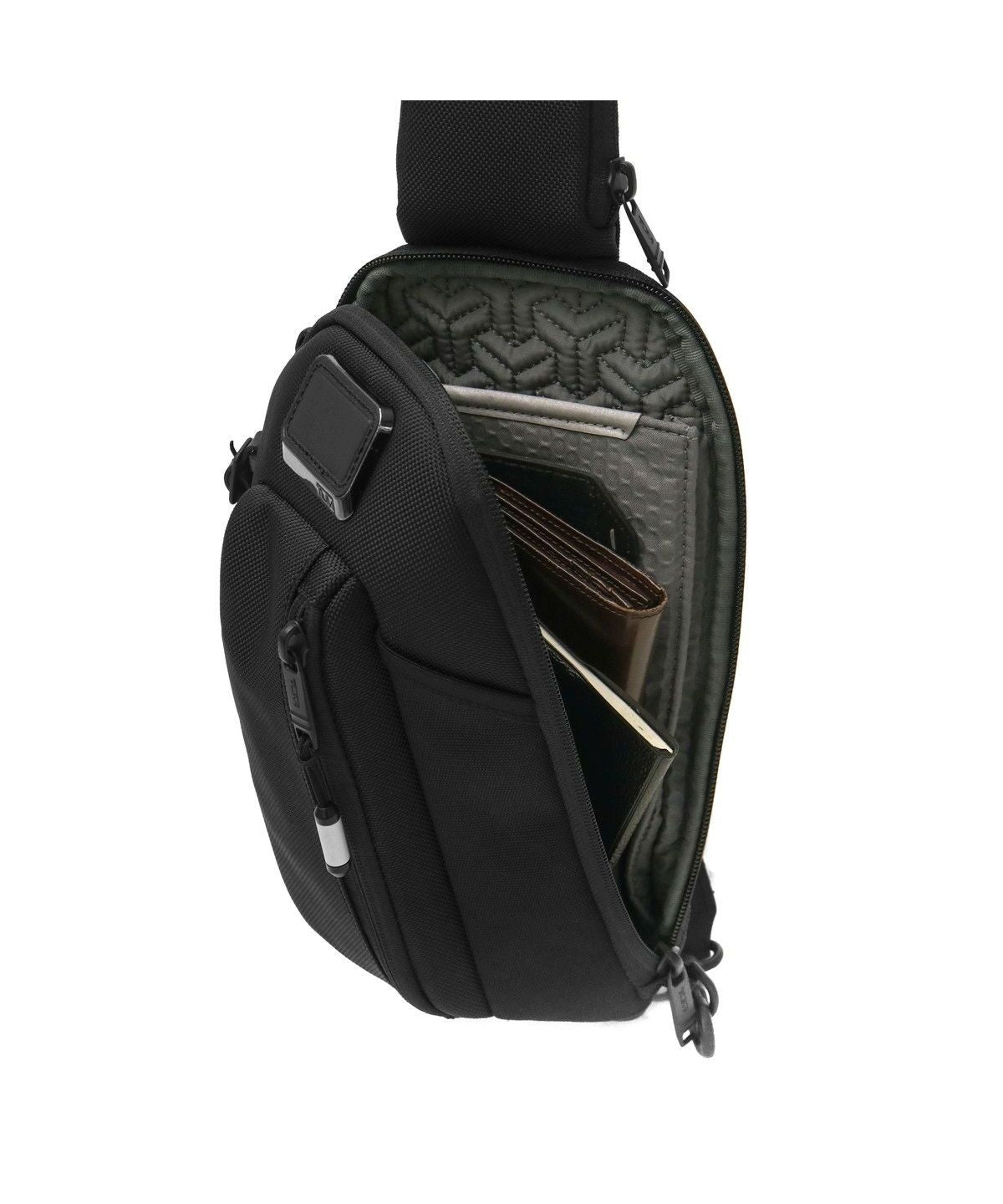 トゥミ TUMI 【日本正規品】トゥミ ボディバッグ TUMI スリングバッグ ALPHA BRAVO Esports 斜めがけ 縦型 eスポーツ 02325002 （ブラック） ブラック
