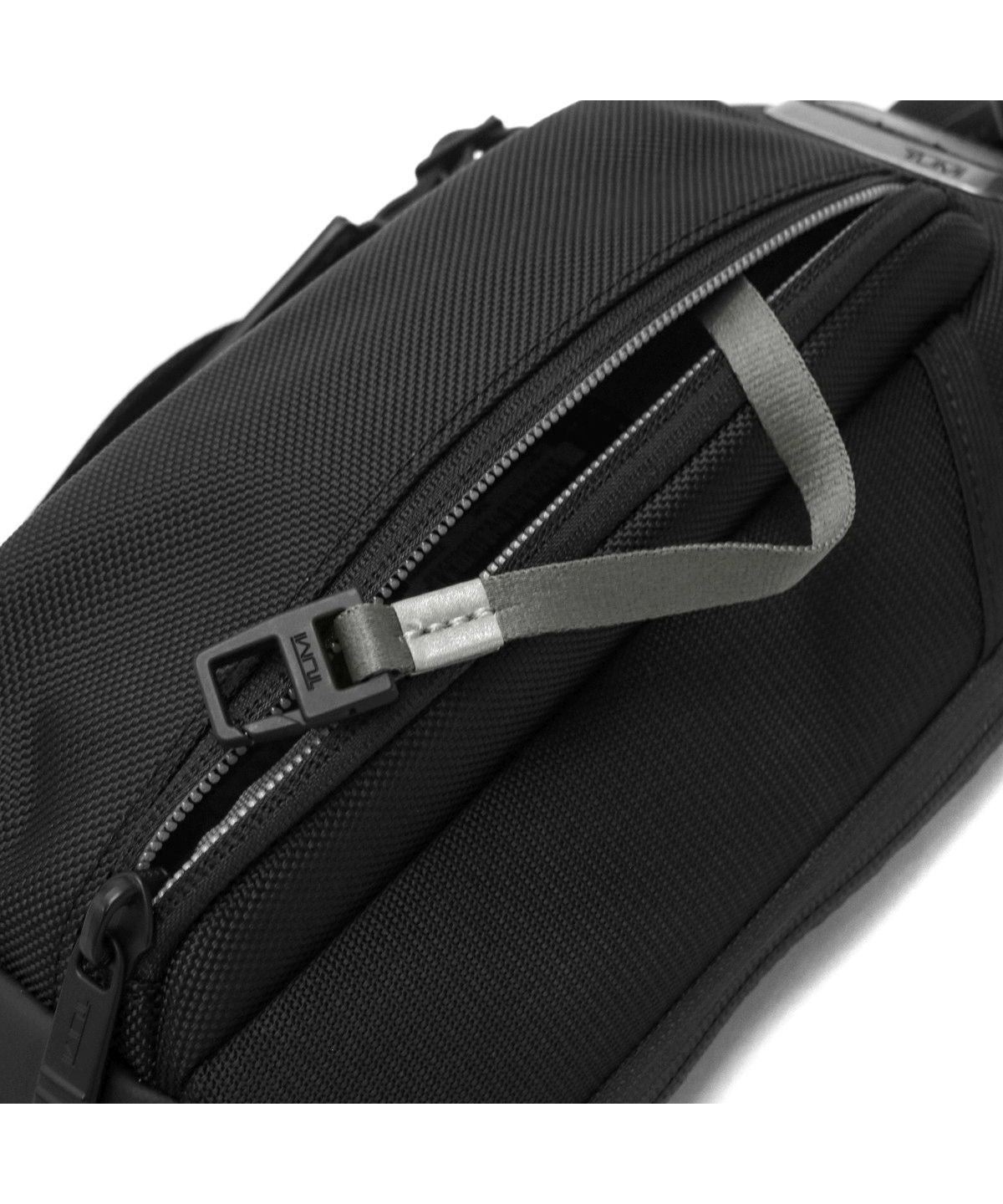 トゥミ TUMI 【日本正規品】トゥミ ボディバッグ TUMI スリングバッグ ALPHA BRAVO Esports 斜めがけ 縦型 eスポーツ 02325002 （ブラック） ブラック