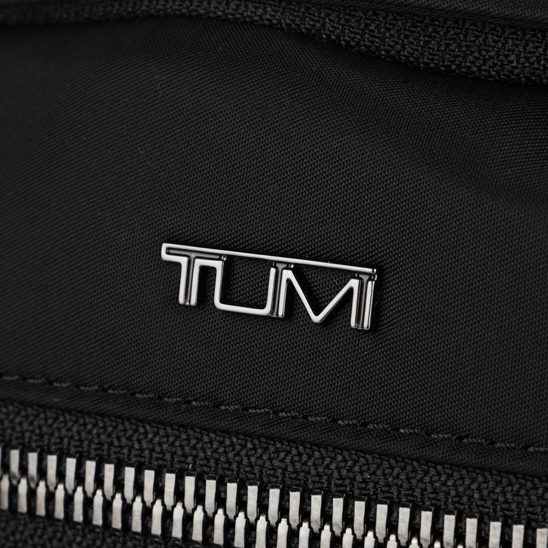 トゥミ TUMI リュックサック ヴォヤジュール デンバー バックパック 0196603DGM/146569 T522 BLACK/GUNMETAL
