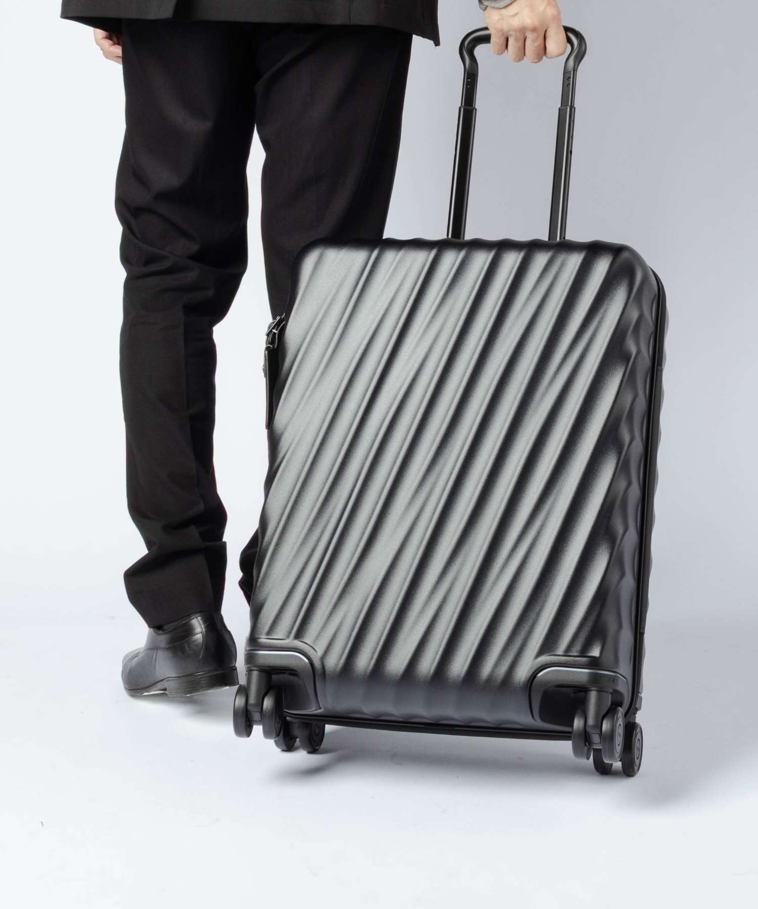 トゥミ TUMI 19 Degree 19 ディグリー CONTINENTAL SLIM （BLACK TEXTURE） BLACK TEXTURE