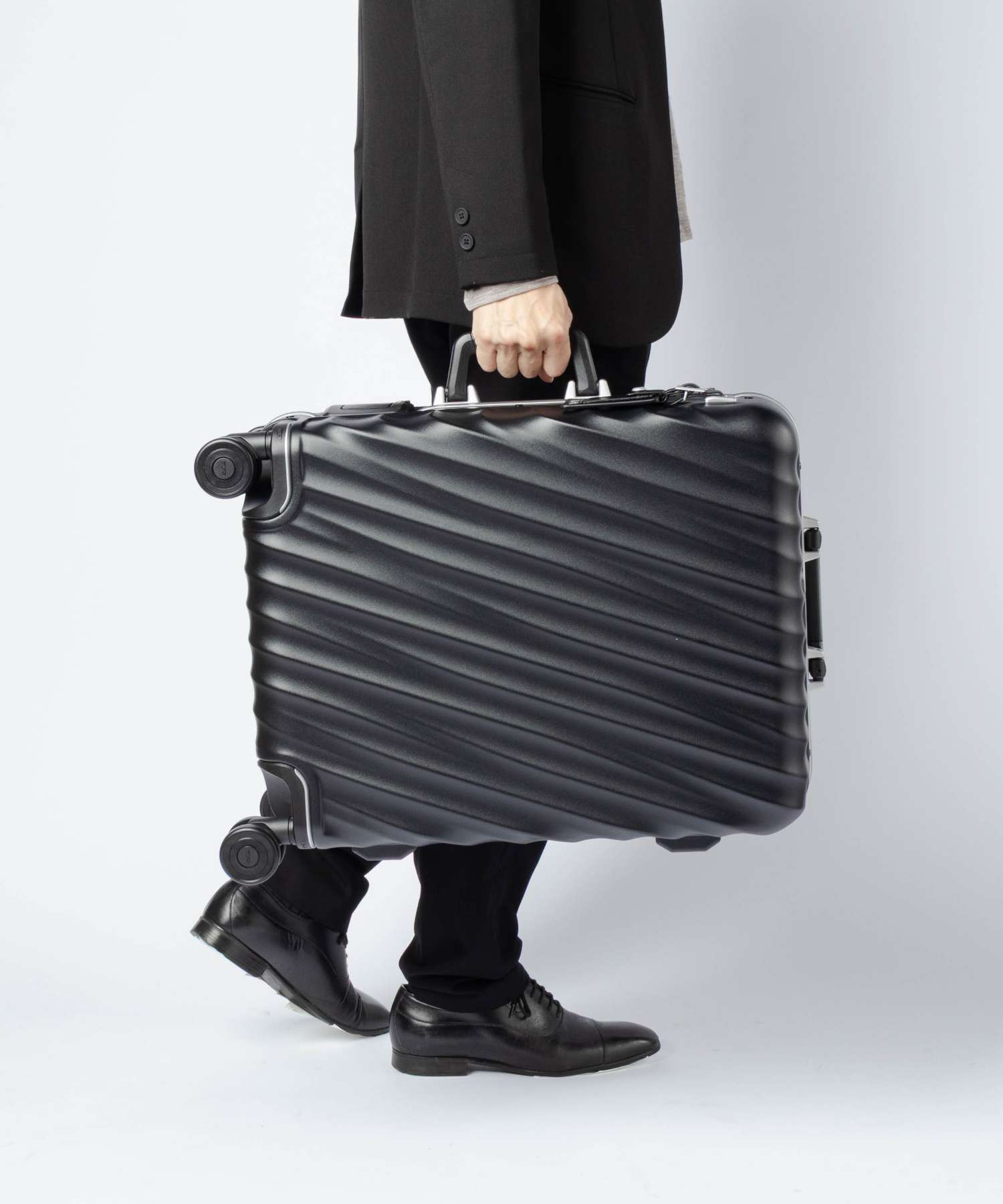 トゥミ TUMI 19 Degree 19 ディグリー CONTINENTAL SLIM （BLACK TEXTURE） BLACK TEXTURE