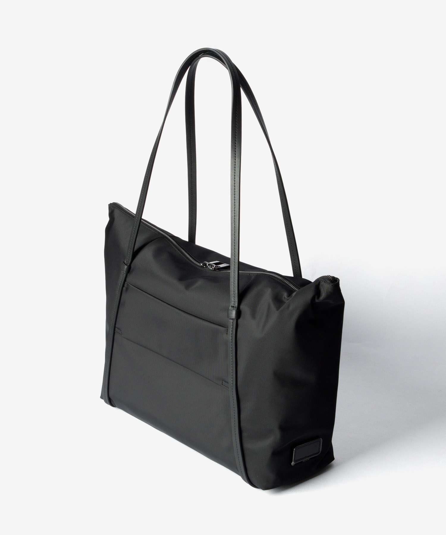 トゥミ TUMI VOYAGEUR ヴォヤジュール Q TOTE キュー トート （BLACK/GUNMETAL） BLACK/GUNMETAL