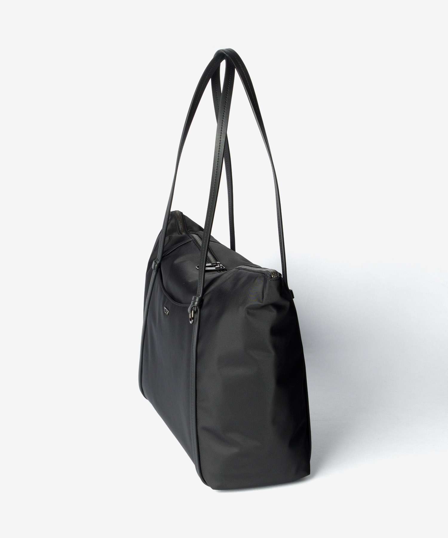 トゥミ TUMI VOYAGEUR ヴォヤジュール Q TOTE キュー トート （BLACK/GUNMETAL） BLACK/GUNMETAL