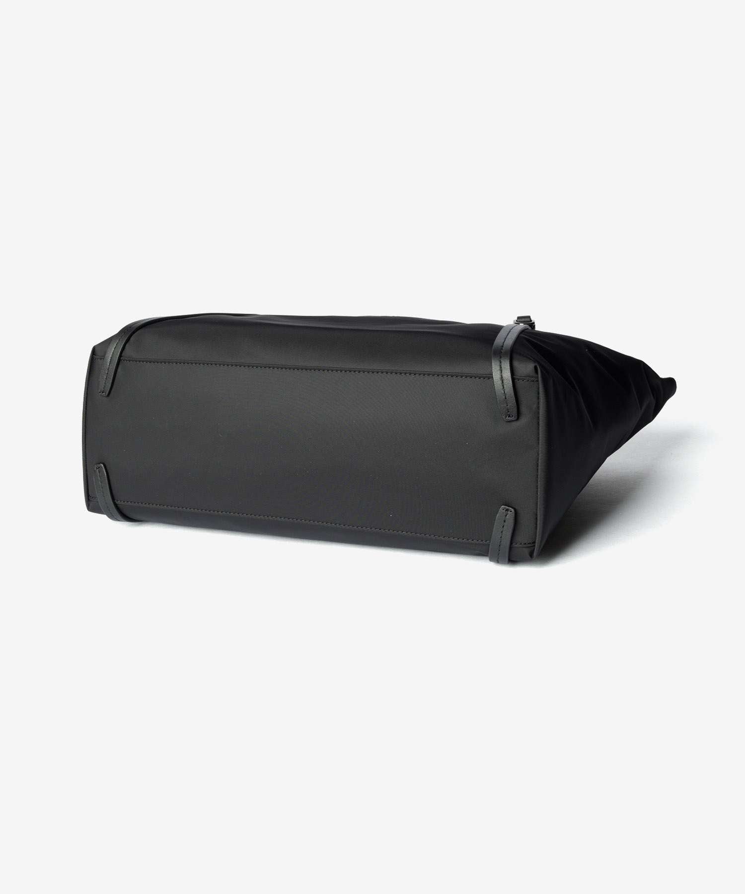 トゥミ TUMI VOYAGEUR ヴォヤジュール Q TOTE キュー トート （BLACK/GUNMETAL） BLACK/GUNMETAL