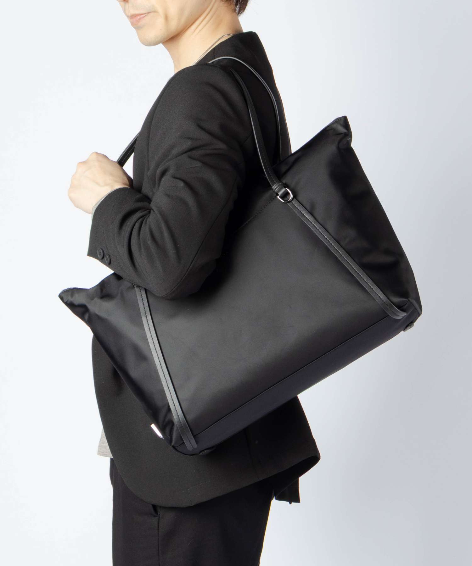 トゥミ TUMI VOYAGEUR ヴォヤジュール Q TOTE キュー トート （BLACK/GUNMETAL） BLACK/GUNMETAL