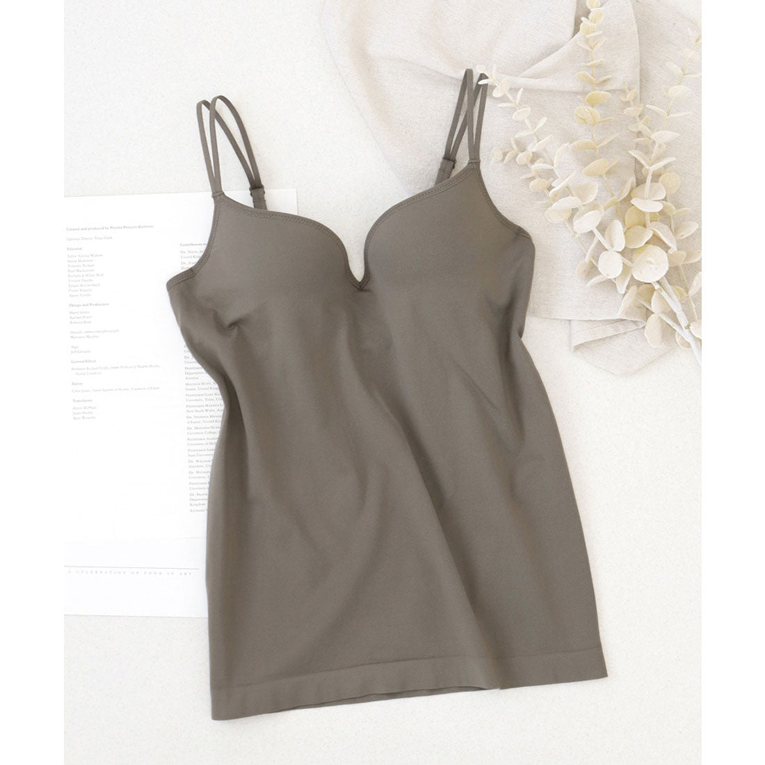 ツーハッチ tu-hacci 《ブラモネ》「2cup盛りtype」ワイヤー入り深V型キャミ （モカ） モカ