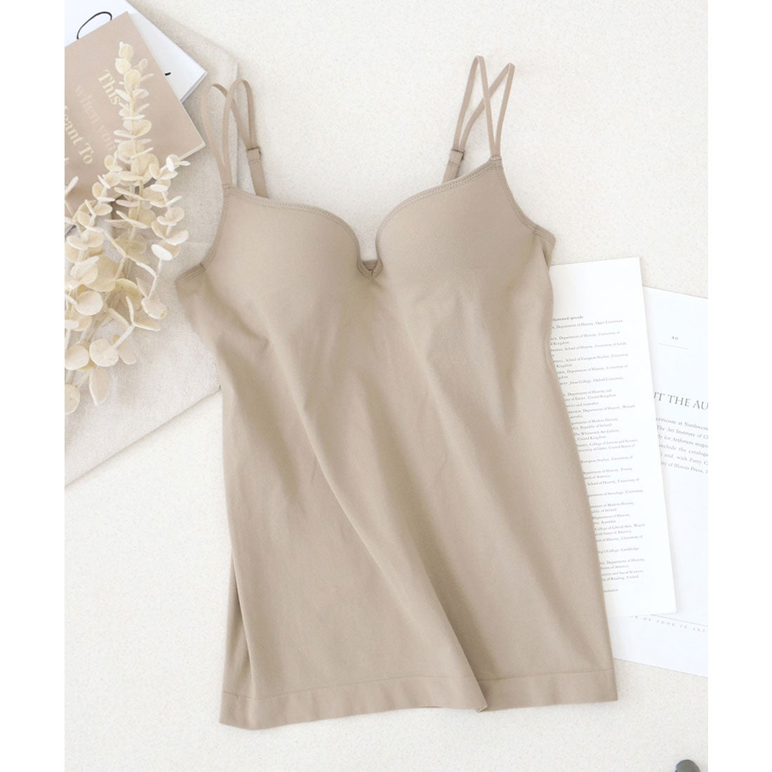 ツーハッチ tu-hacci 《ブラモネ》「2cup盛りtype」ワイヤー入り深V型キャミ （モカ） モカ