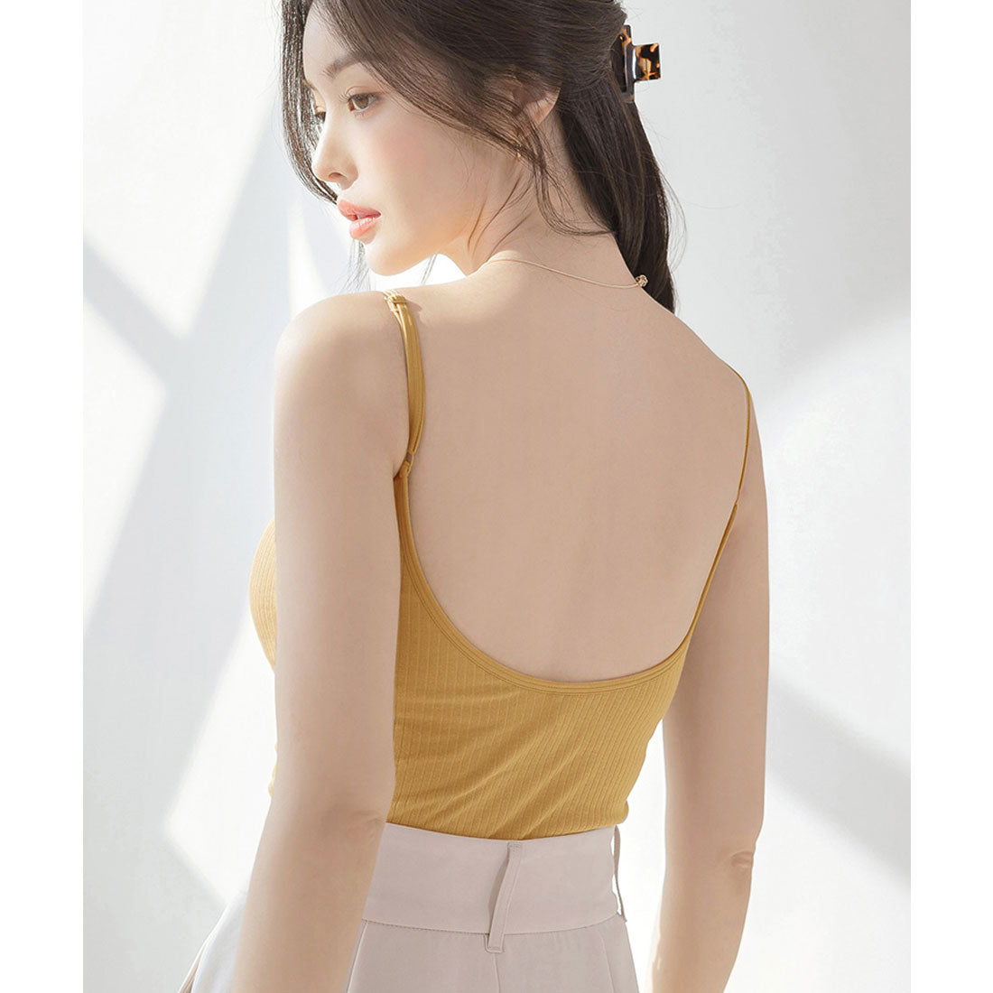 ツーハッチ tu-hacci カップ付き バックオープンブラトップ （太リブ/マスタード） 太リブ/マスタード