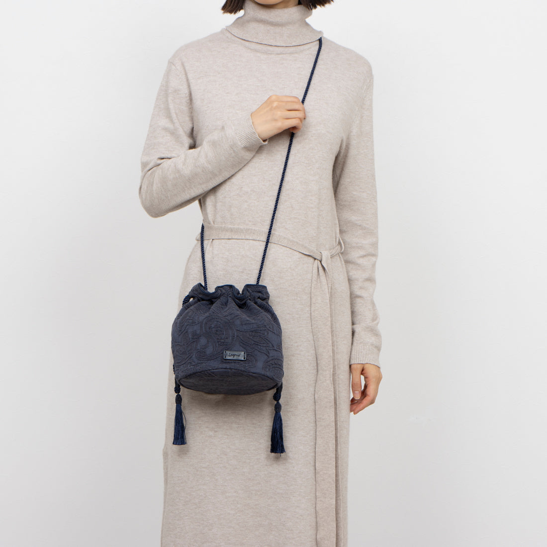 アングリッド Ungrid ペイズリー柄エンボスファブリック 巾着ショルダーバッグ