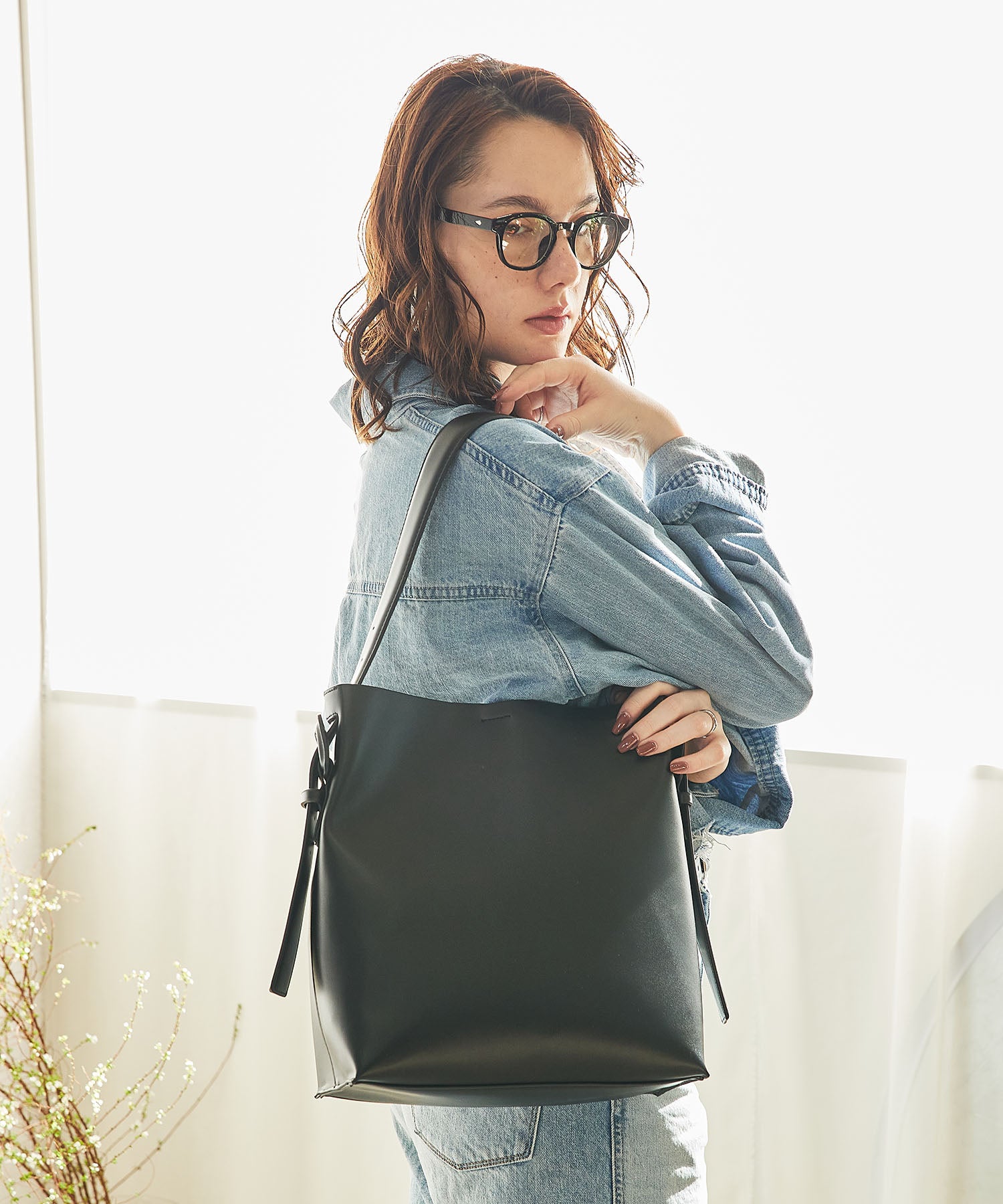アングリッド Ungrid ソフトスムース クルミバックルA4ショルダーバッグ （BLK） BLK