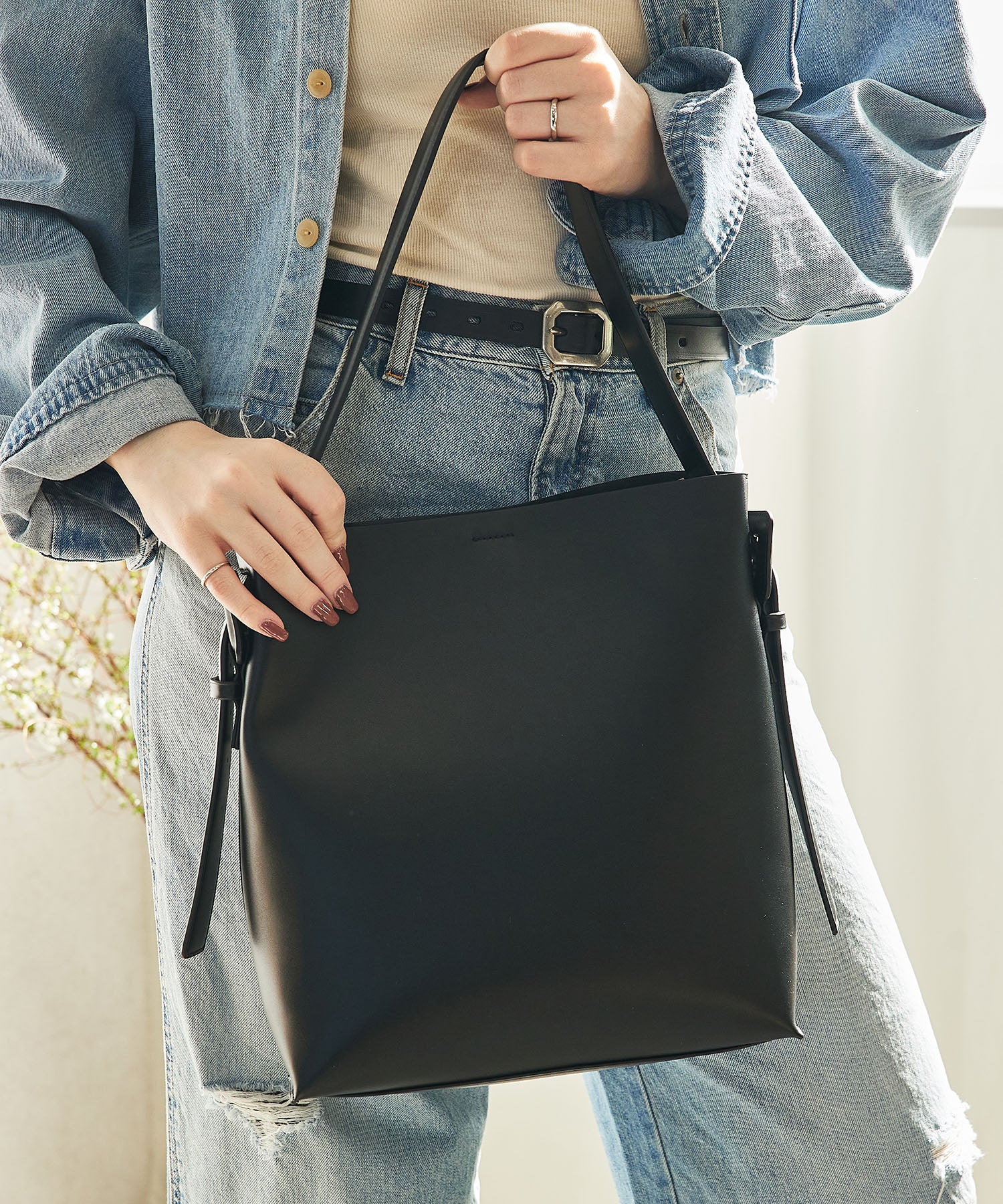 アングリッド Ungrid ソフトスムース クルミバックルA4ショルダーバッグ （BLK） BLK