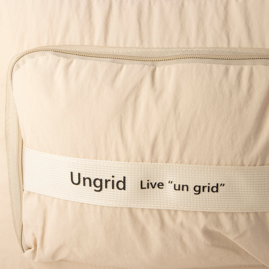 アングリッド Ungrid 撥水軽量ソフトナイロン ロゴテープ折り畳みラージボストンバッグ(33L） （IVO） IVO