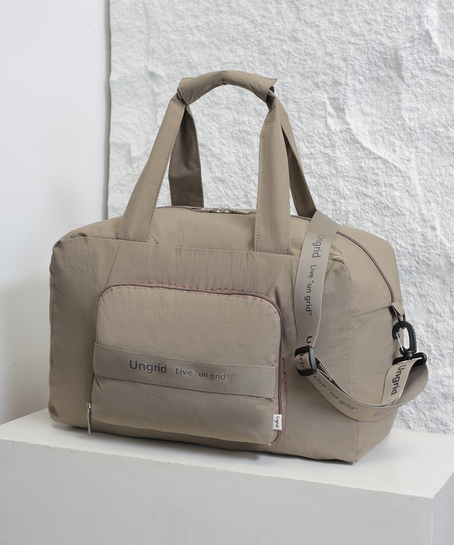 アングリッド Ungrid 撥水軽量ソフトナイロン ロゴテープ折り畳みラージボストンバッグ(33L） （GREGE） GREGE