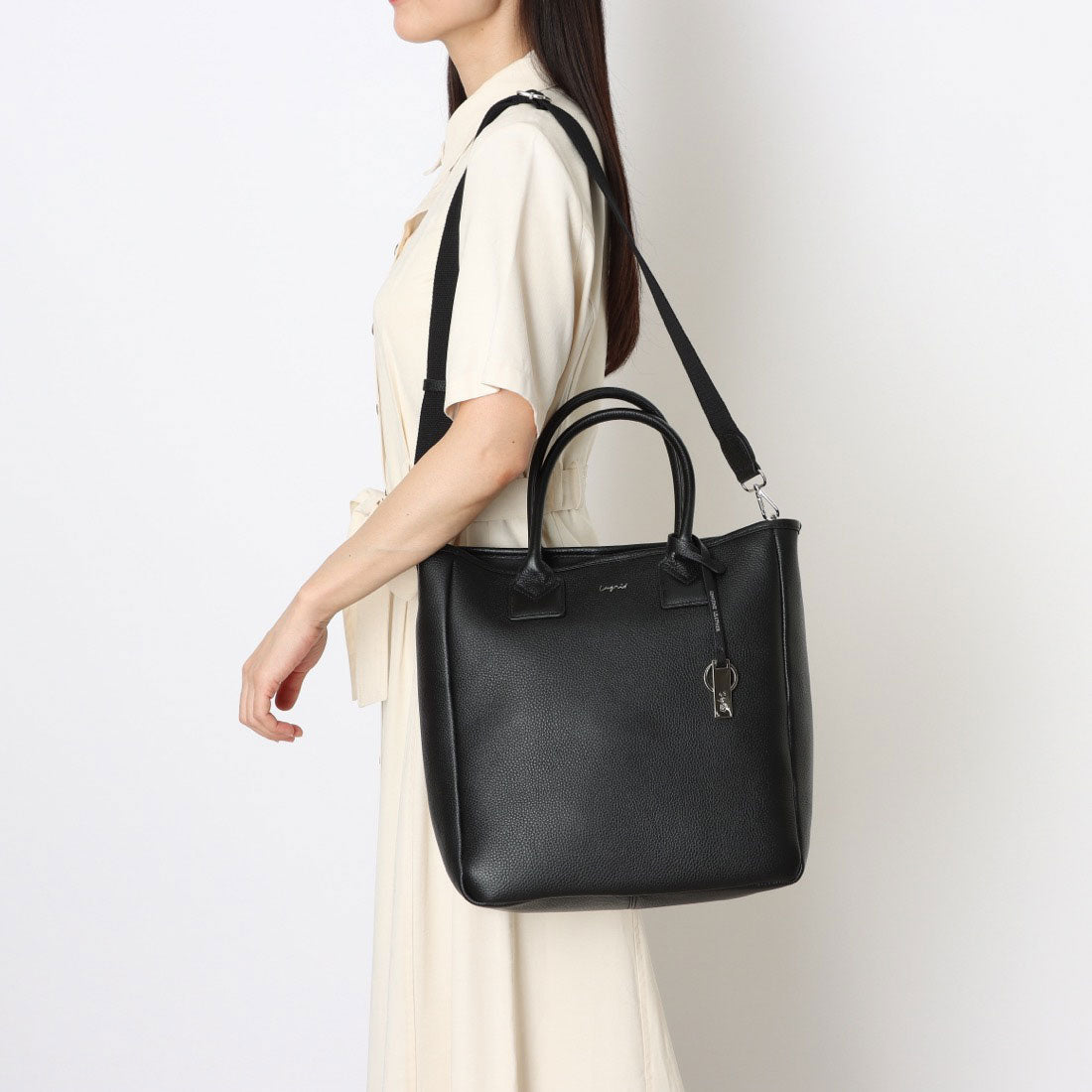アングリッド Ungrid 牛革 ラージトートバッグ／A4収納可 BLK