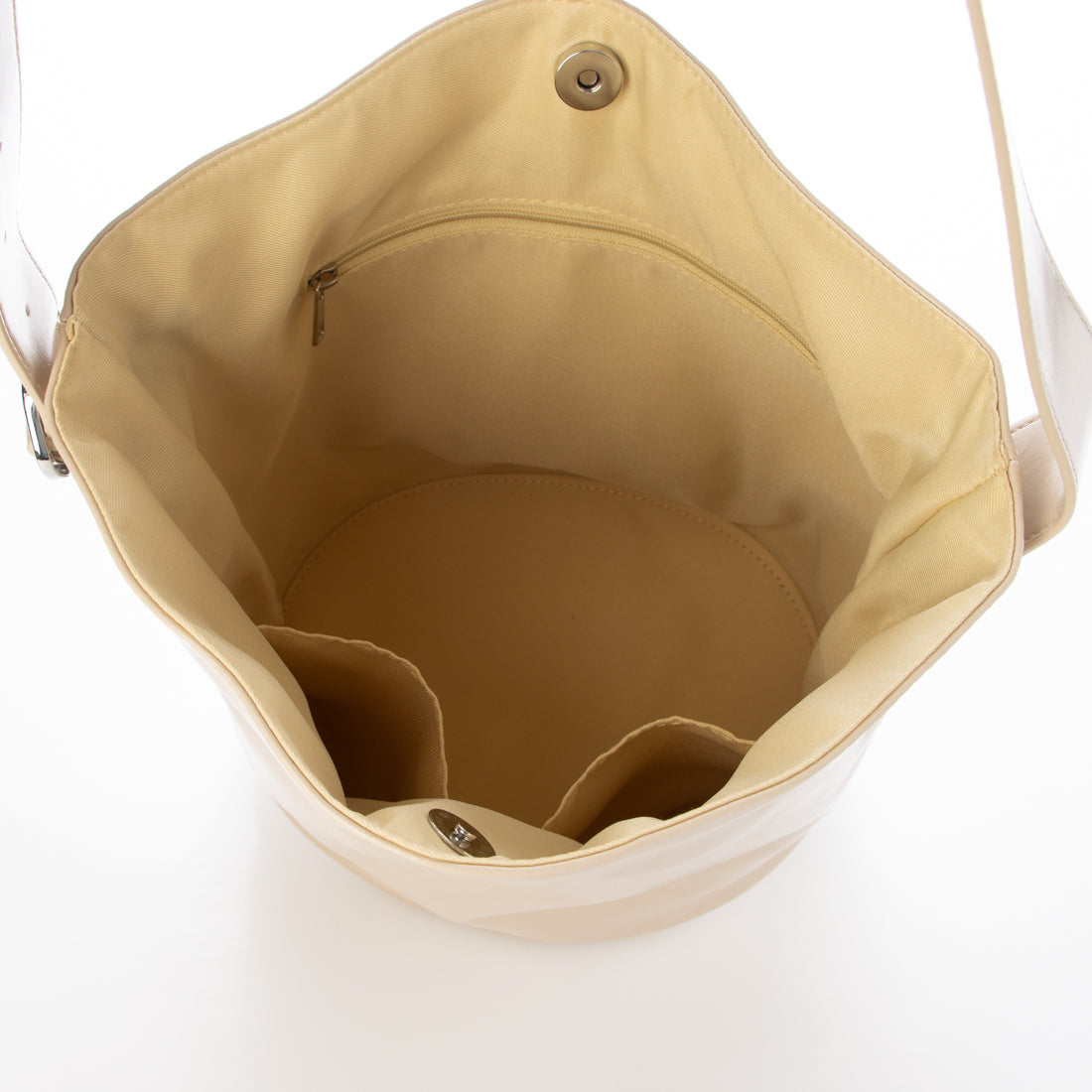 アングリッド Ungrid ポーチチャーム付 バックルベルトバケットバッグ ホワイト