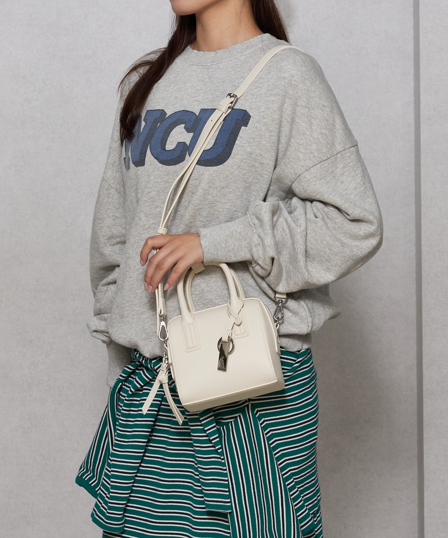 アングリッド Ungrid シンプルスムース ミニボストンバッグ ホワイト