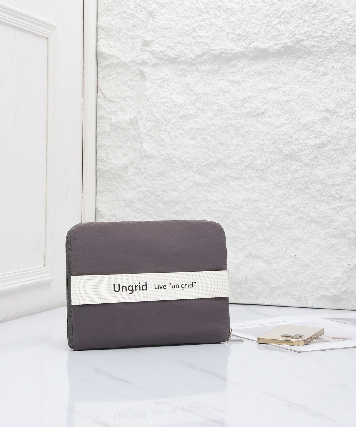 アングリッド Ungrid 撥水軽量ソフトナイロン ロゴテープ折り畳みラージボストンバッグ(33L） （GRY/IVO） GRY/IVO