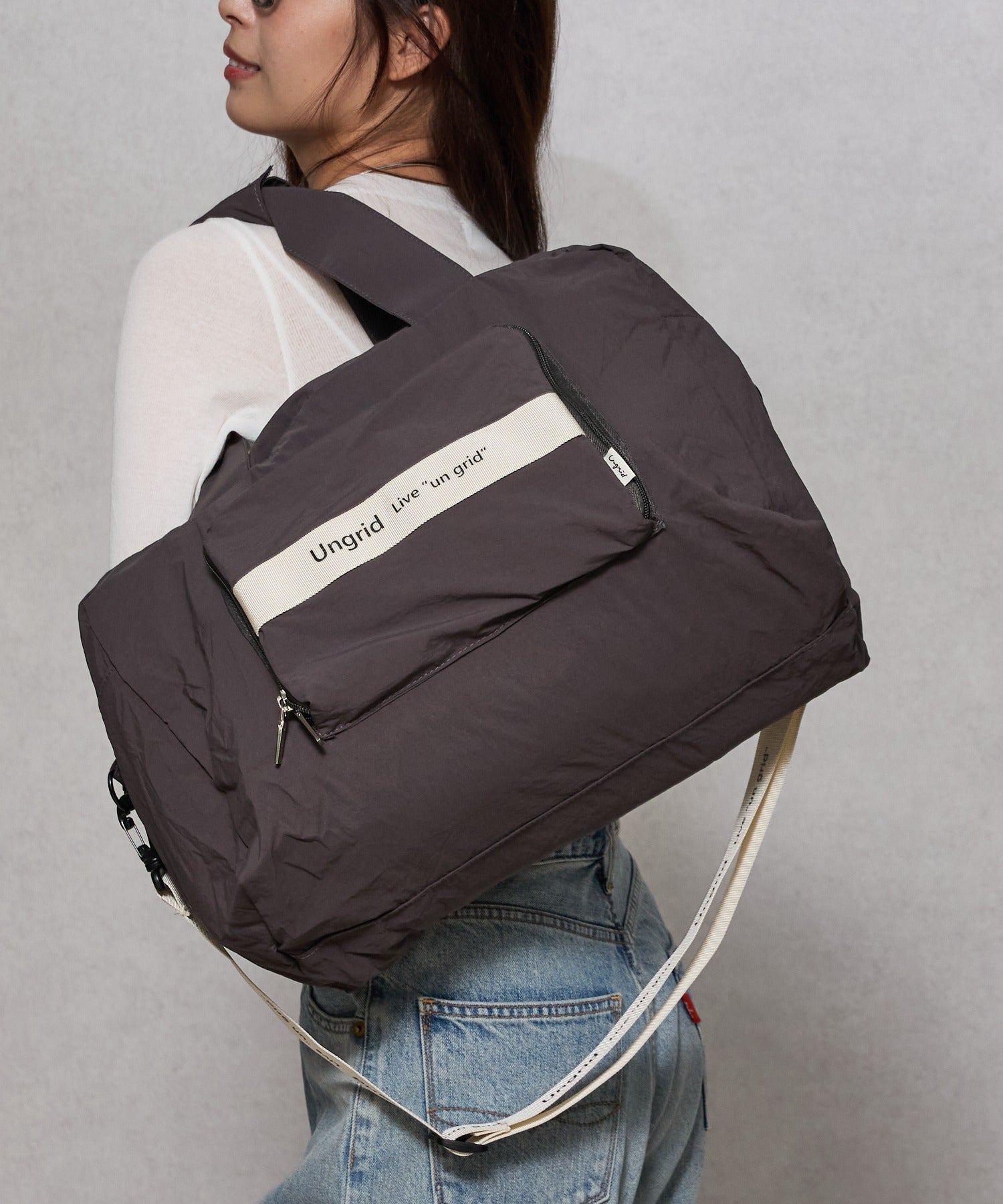 アングリッド Ungrid 撥水軽量ソフトナイロン ロゴテープ折り畳みラージボストンバッグ(33L） （GRY/IVO） GRY/IVO