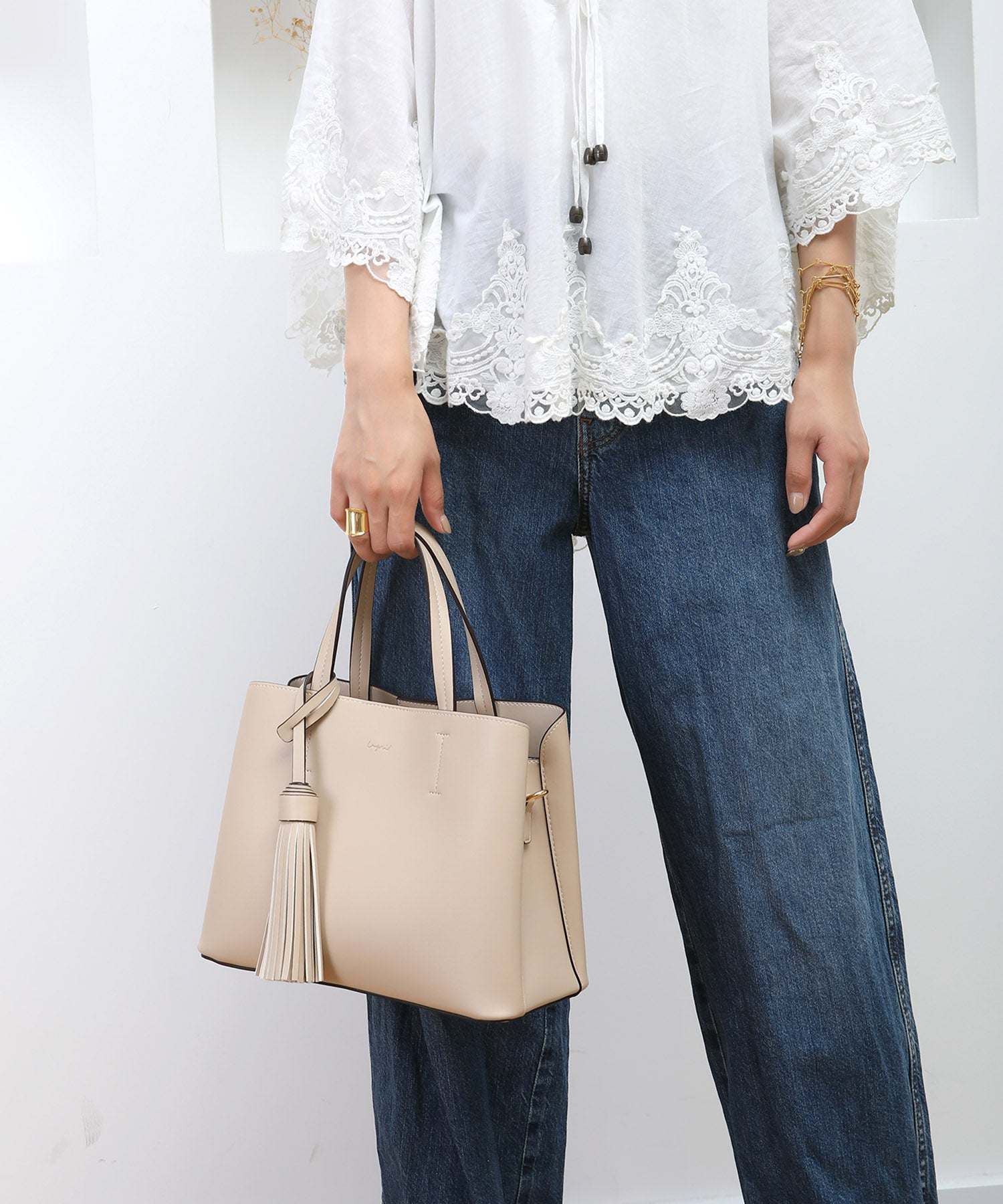 アングリッド Ungrid ビッグタッセル ハンドバッグ （IVO） IVO