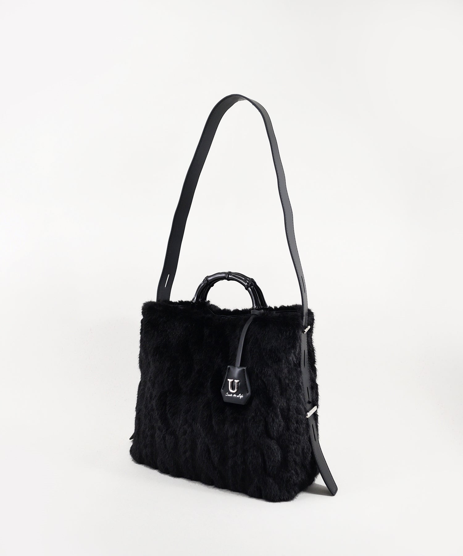 ユー U Sculpte【スキュルテ】ケーブルファーバンブー型ハンドルショルダーバッグ （ブラック） ブラック