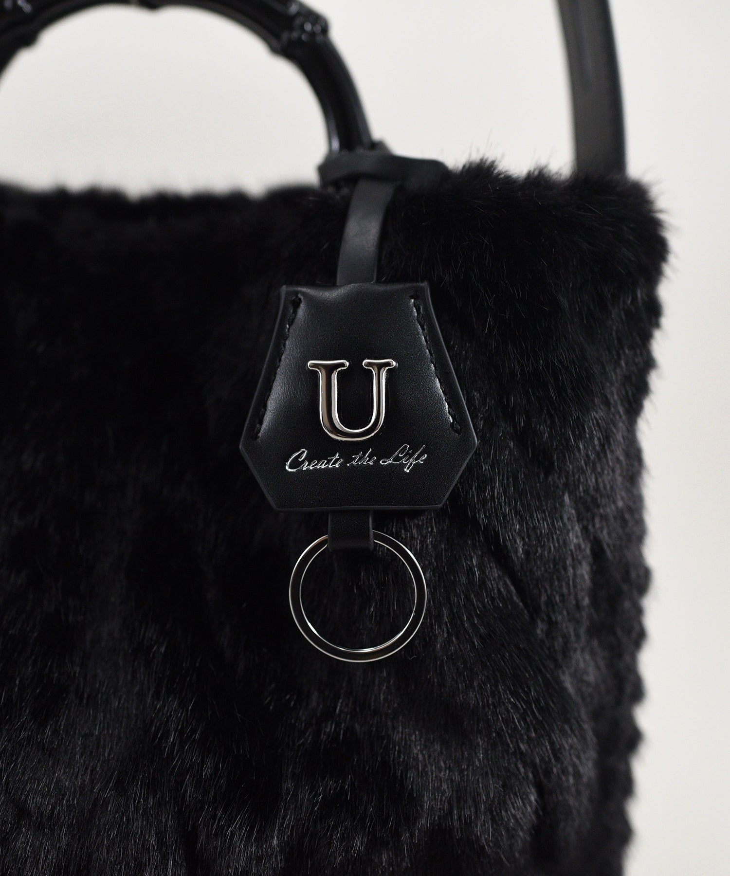 ユー U Sculpte【スキュルテ】ケーブルファーバンブー型ハンドルショルダーバッグ （ブラック） ブラック