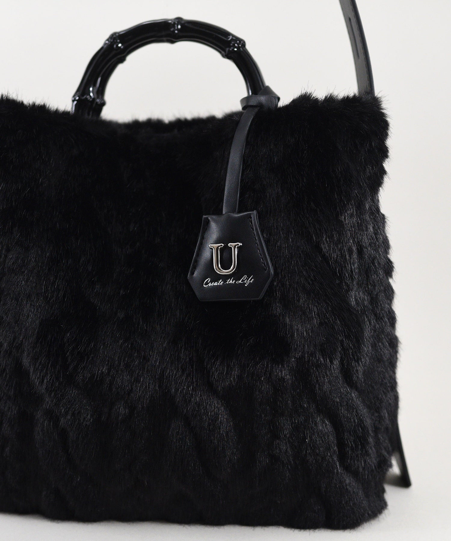 ユー U Sculpte【スキュルテ】ケーブルファーバンブー型ハンドルショルダーバッグ （ブラック） ブラック